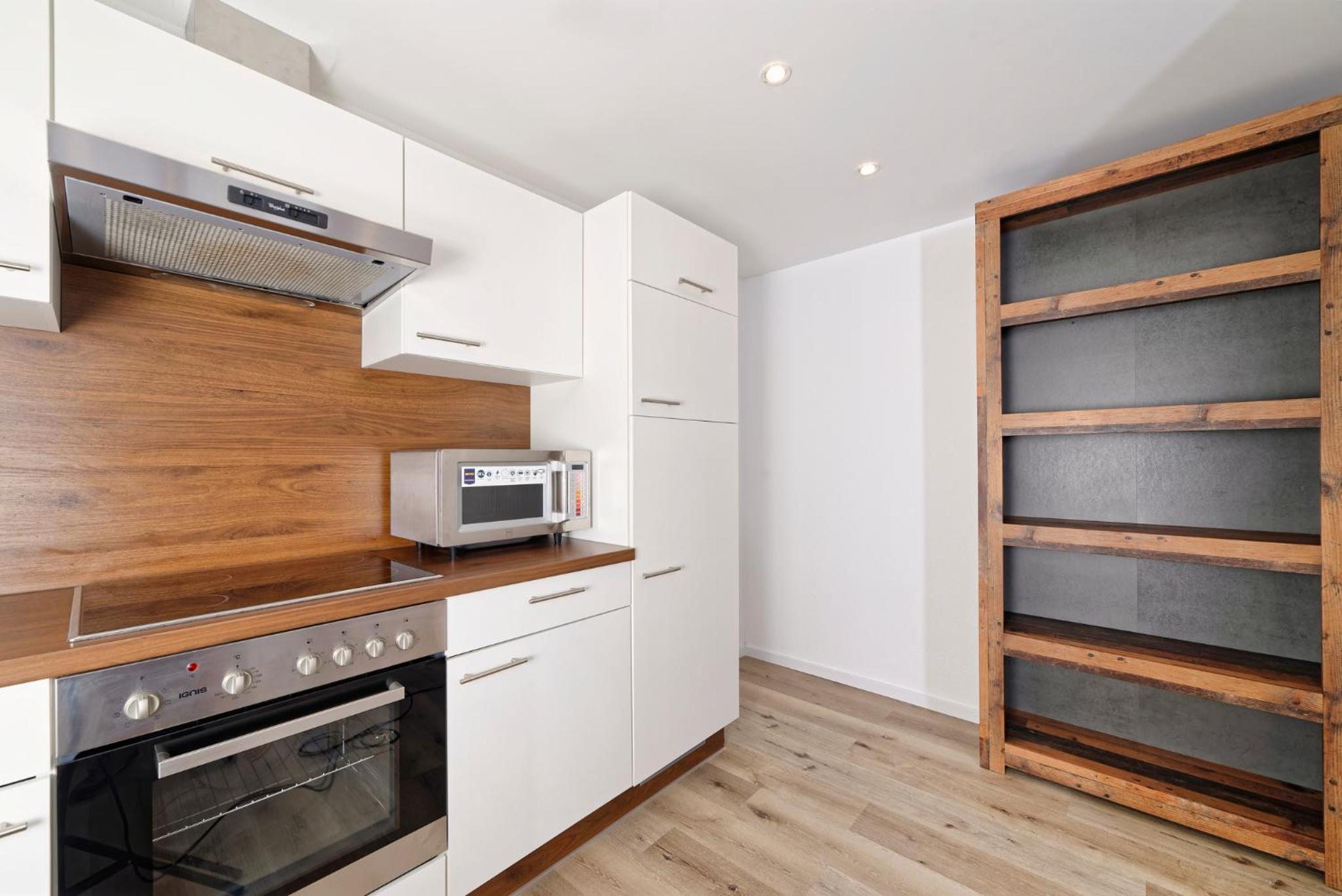 Family Two-Bedroom Apartment with View - Photo 9