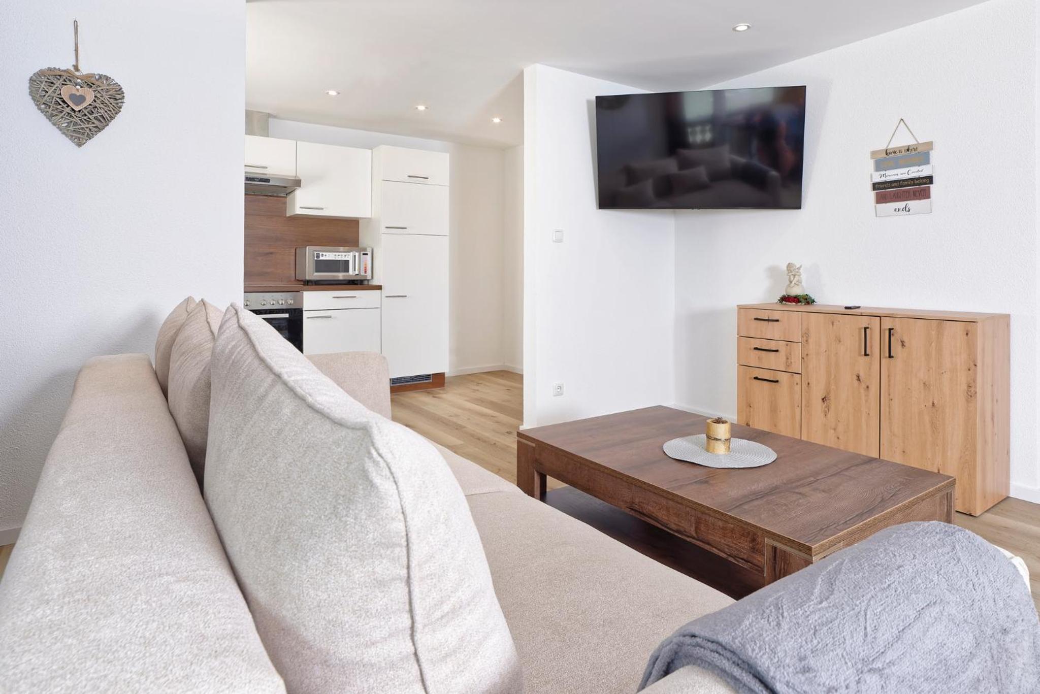 Family Two-Bedroom Apartment with View - Photo 6