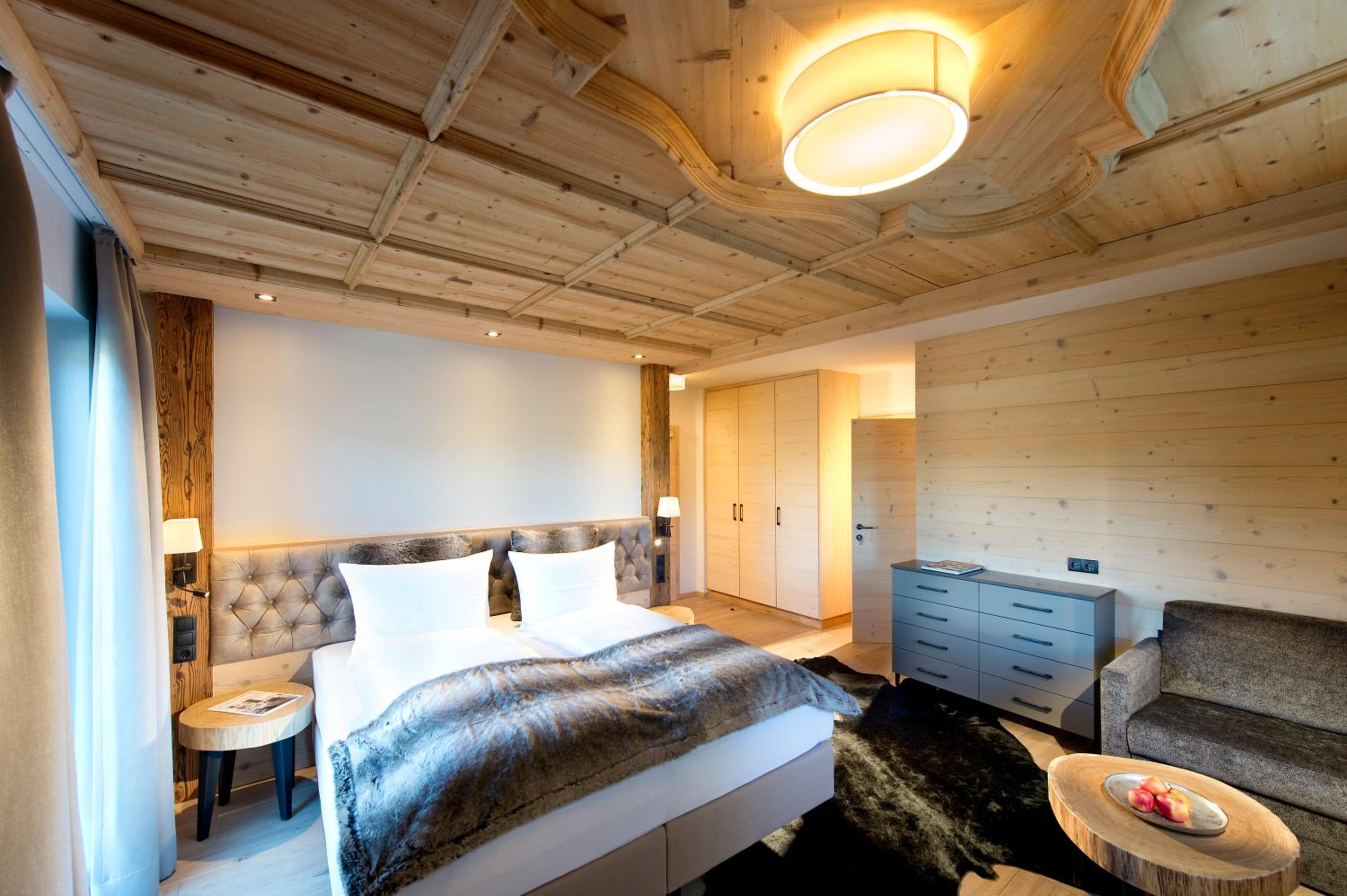 Luxury Apartment - Photo 5