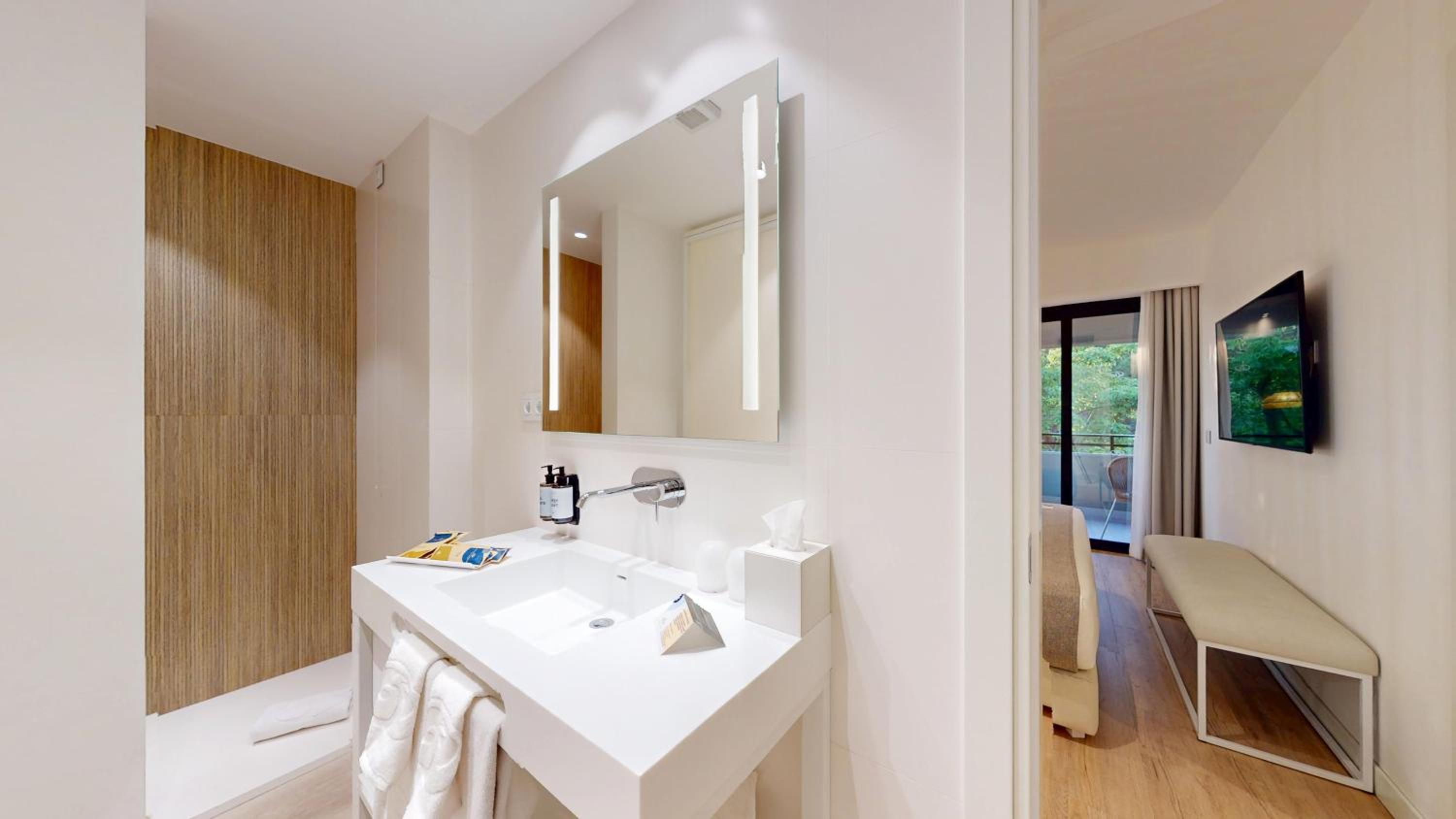 Signature Level Junior Suite