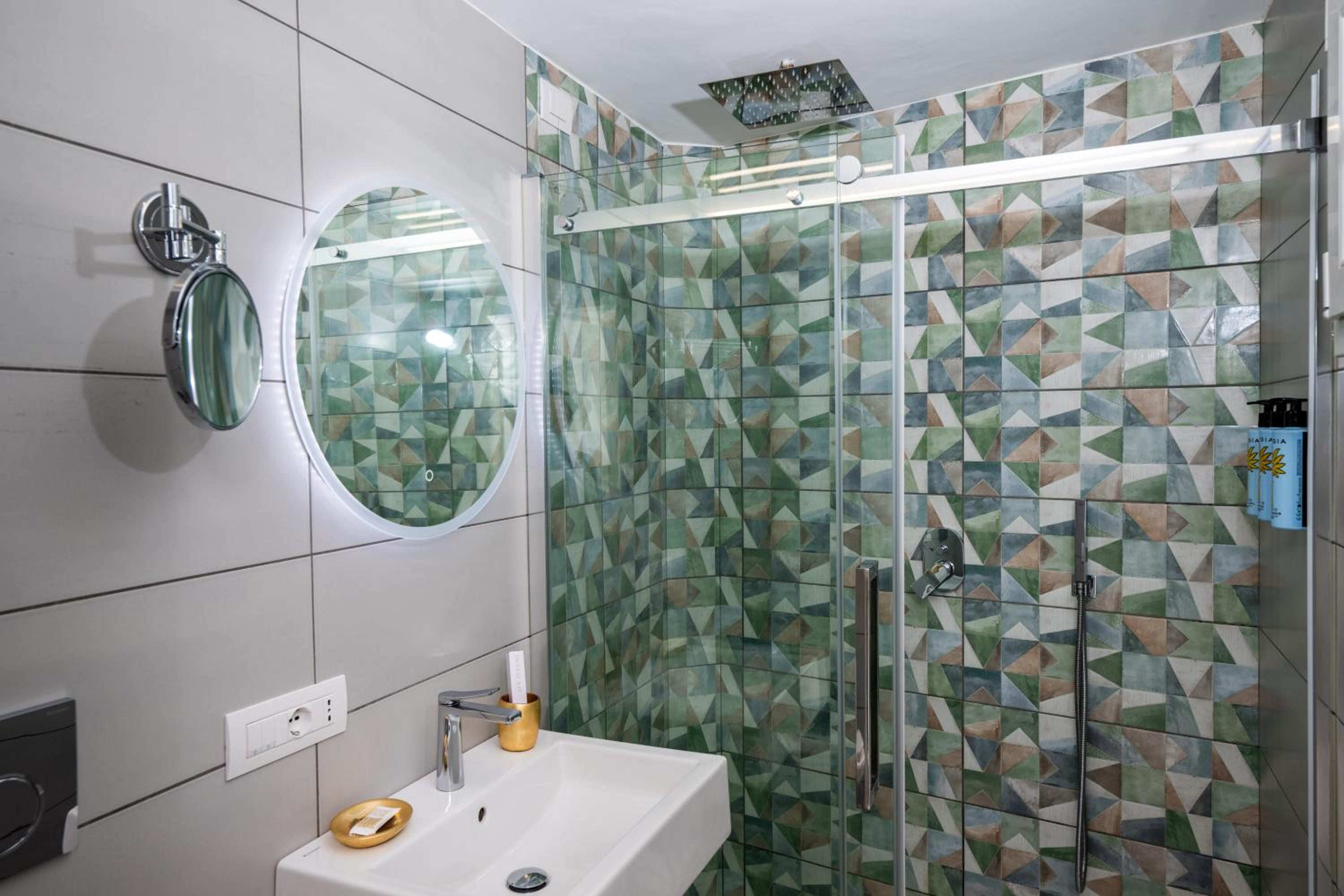 Suite with Sea View - Photo 7