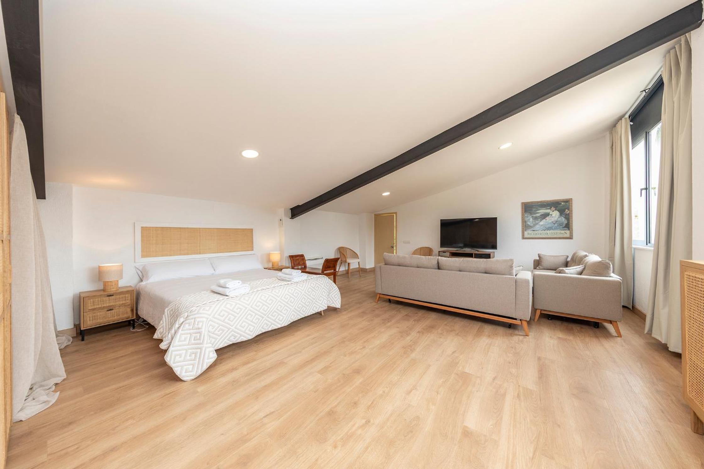 Deluxe One-Bedroom Apartment with Garden View