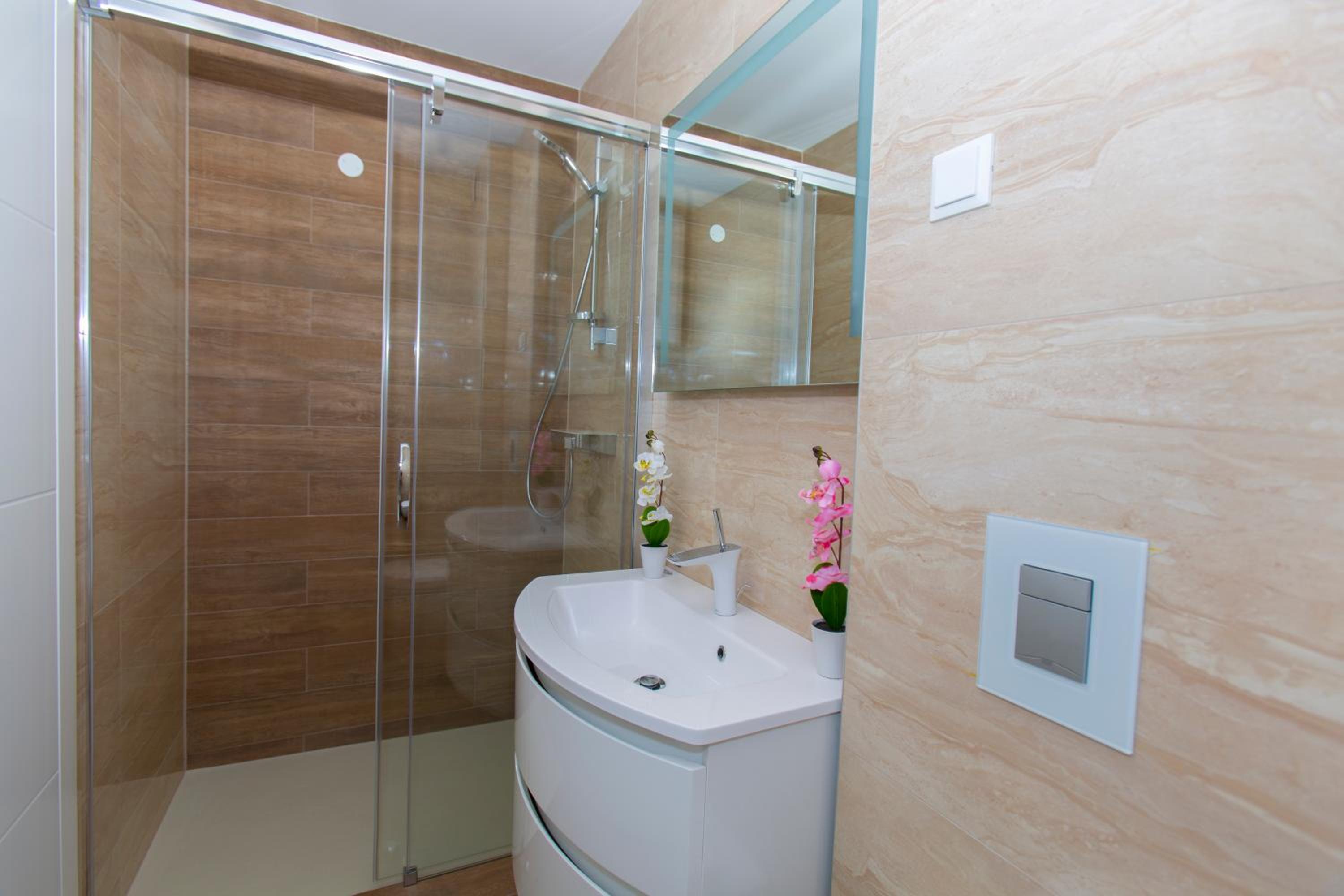 One-Bedroom Apartment with Sea View photo 3