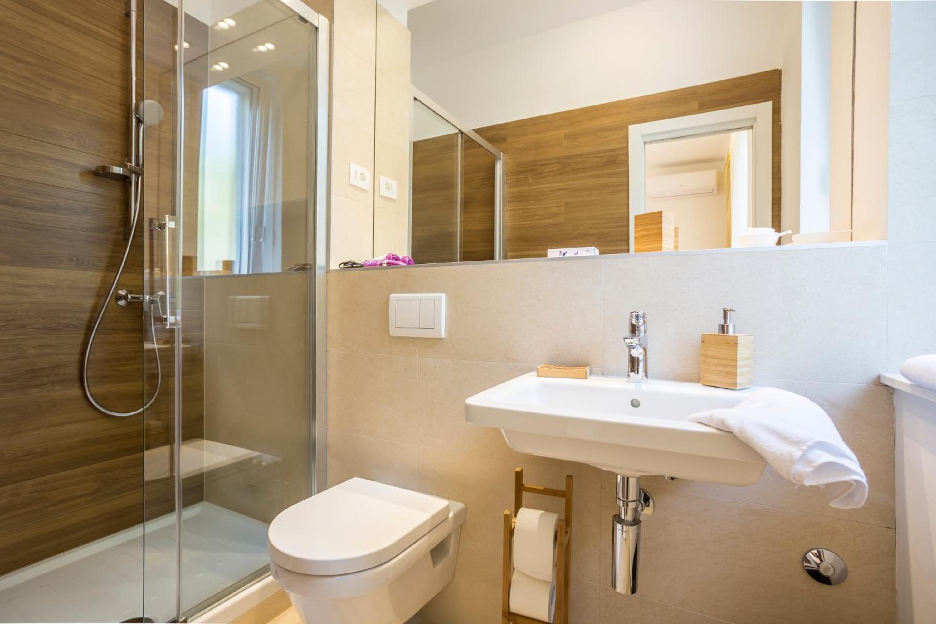 Luxury Double Room - Photo 11