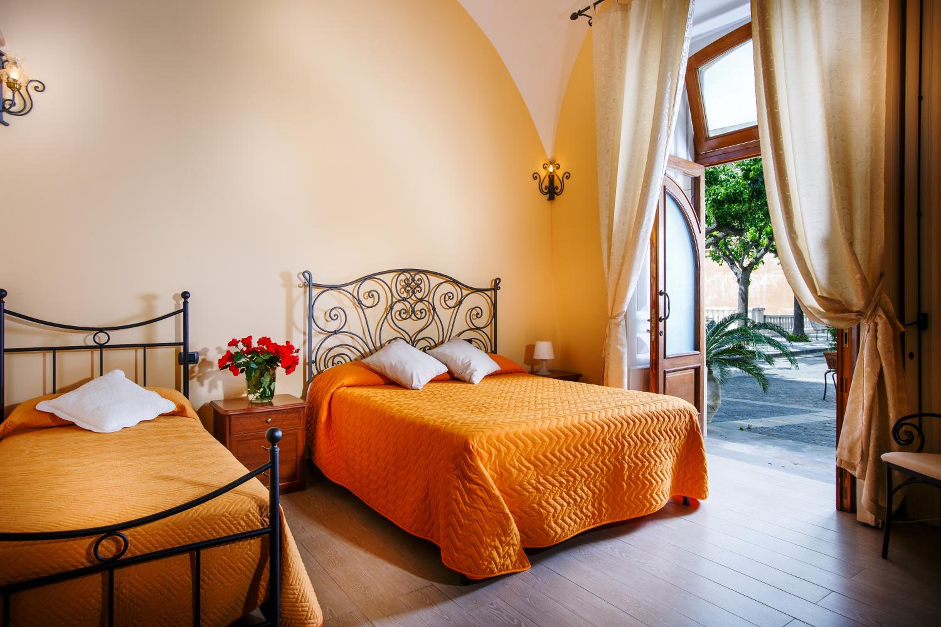 Standard Double or Twin Room photo 1