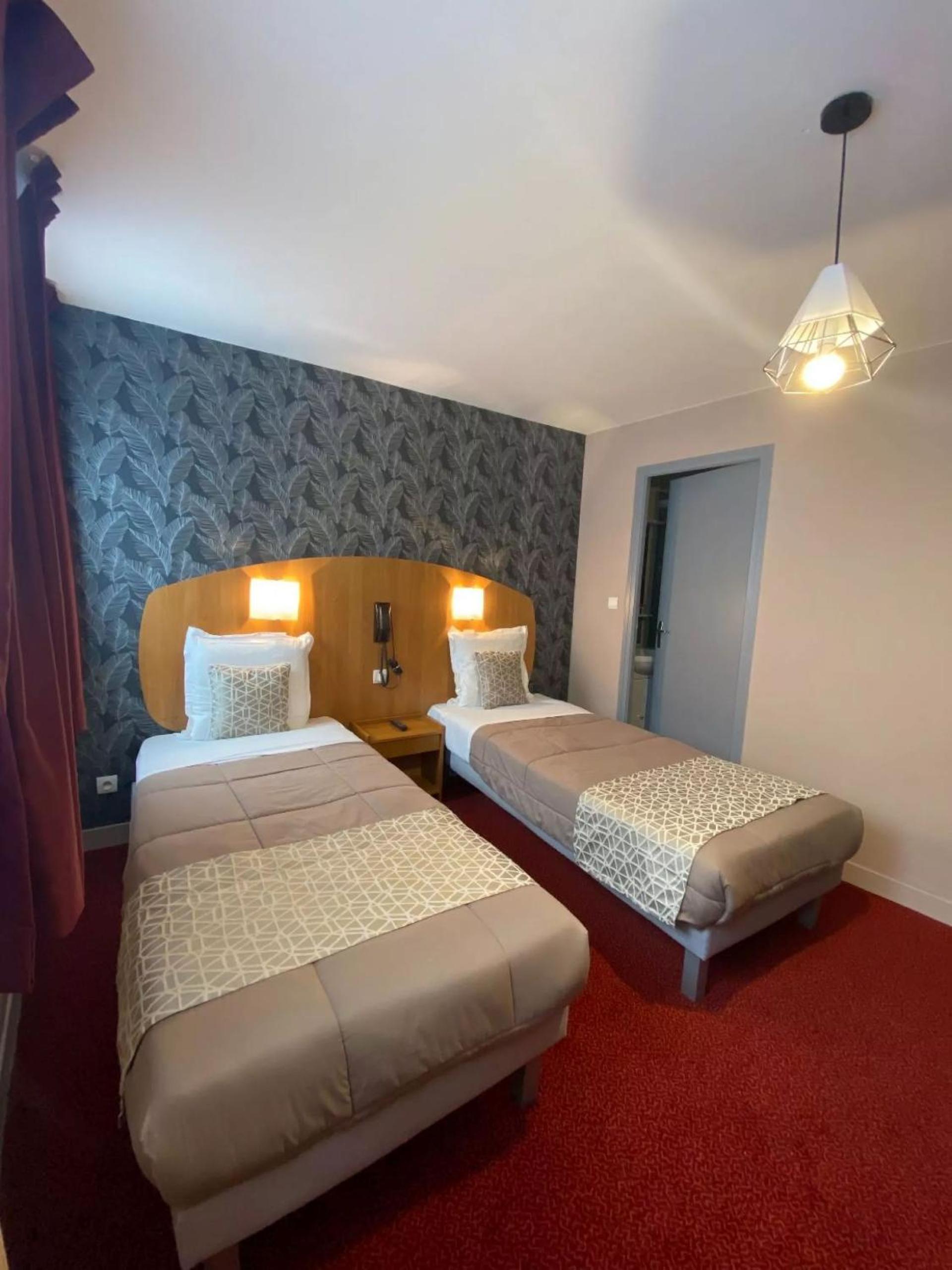 Twin Room - Photo 3