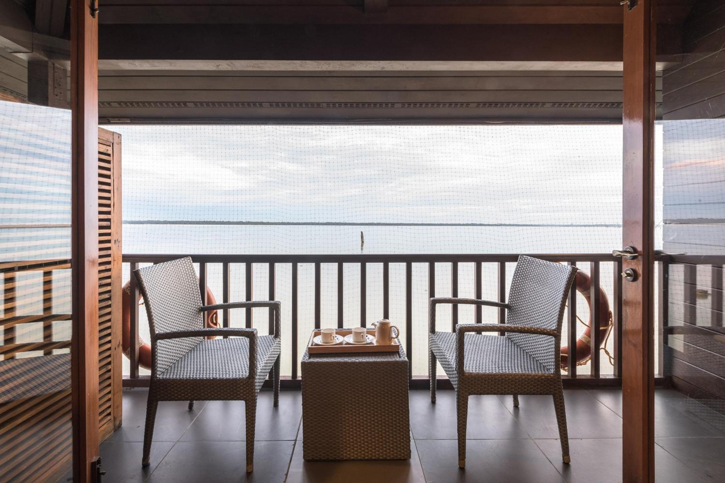 Suite with Lake View photo 3