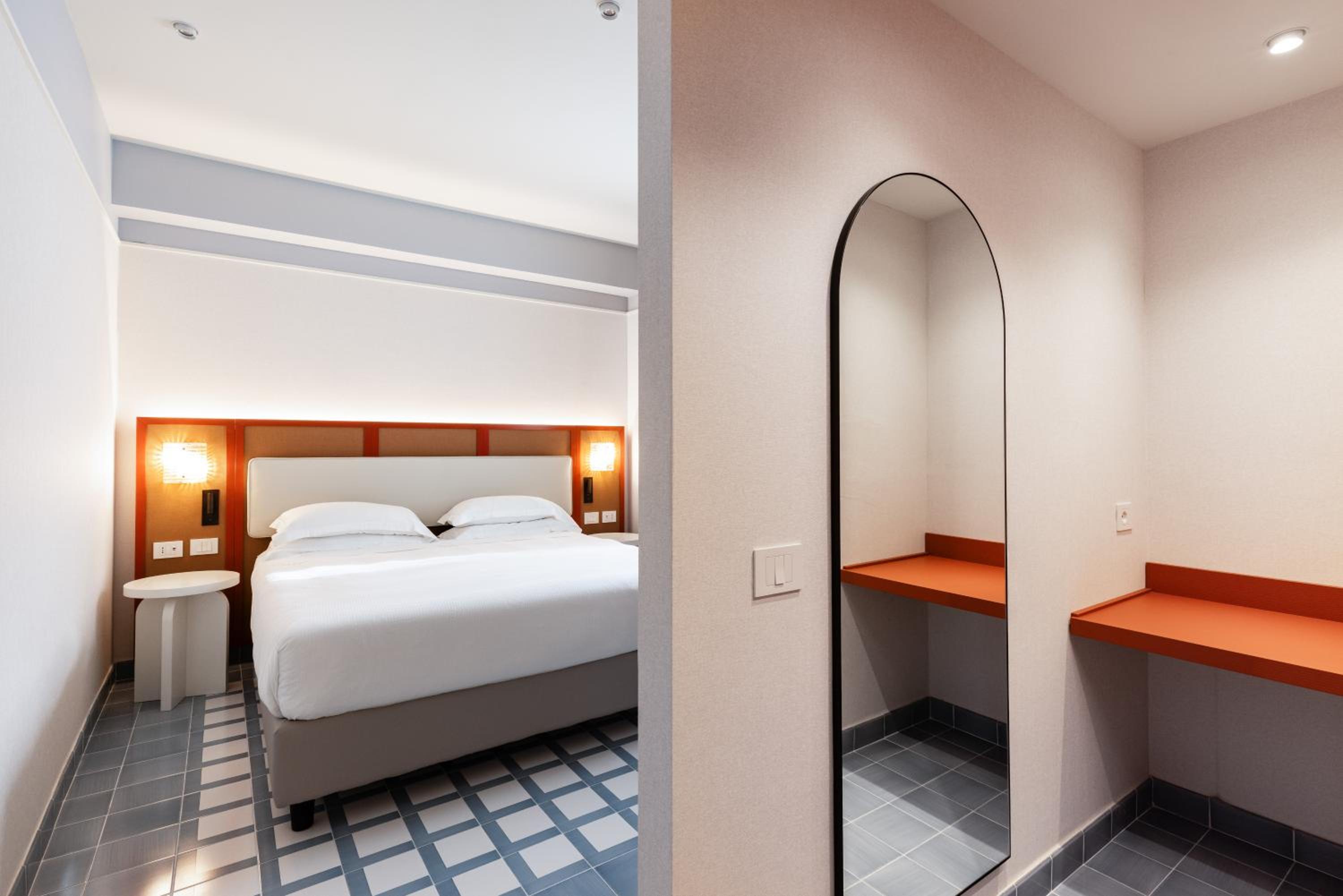 Suite - Photo 2