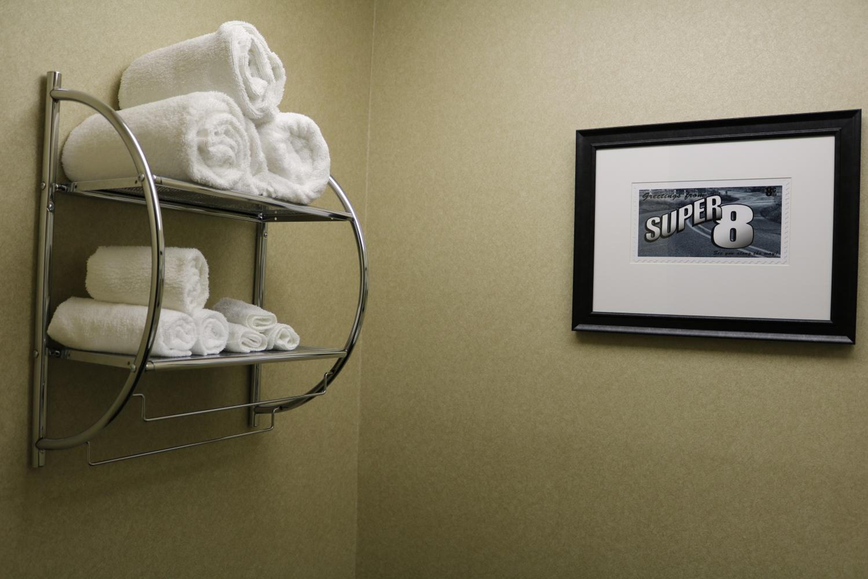 Double Room with Two Double Beds - Non-Smoking - Photo 8