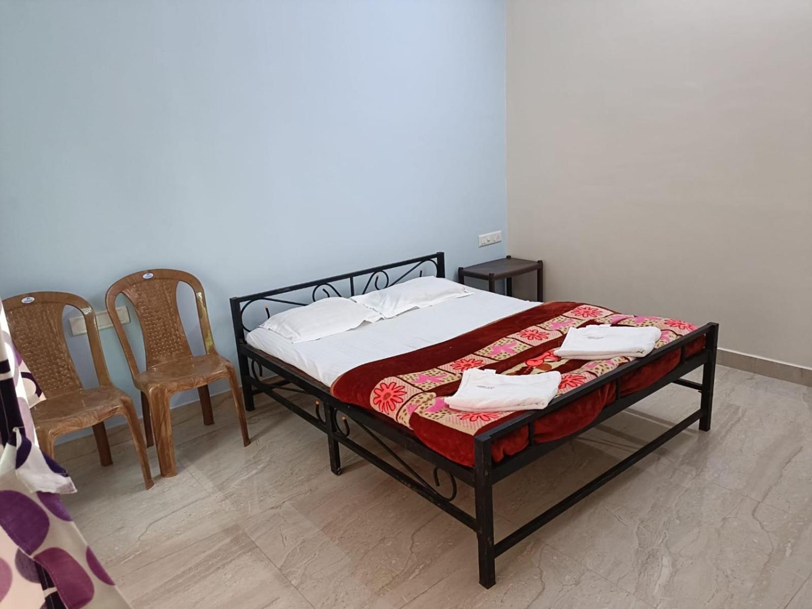 Budget Double Room photo 2