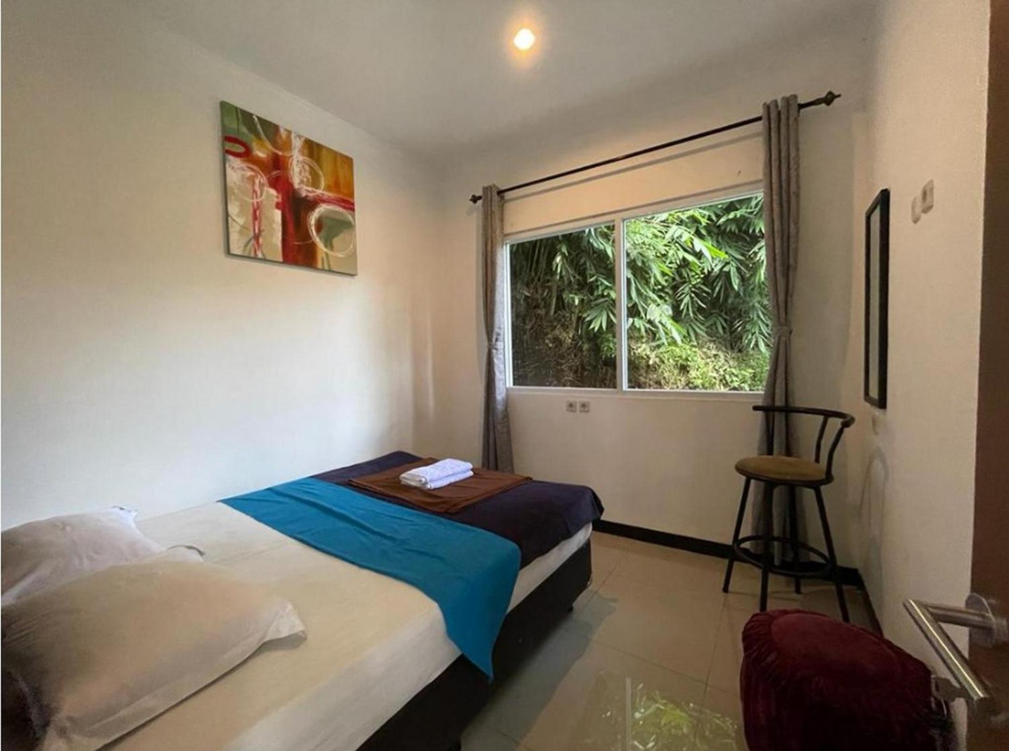 Family Room with Balcony - Photo 4