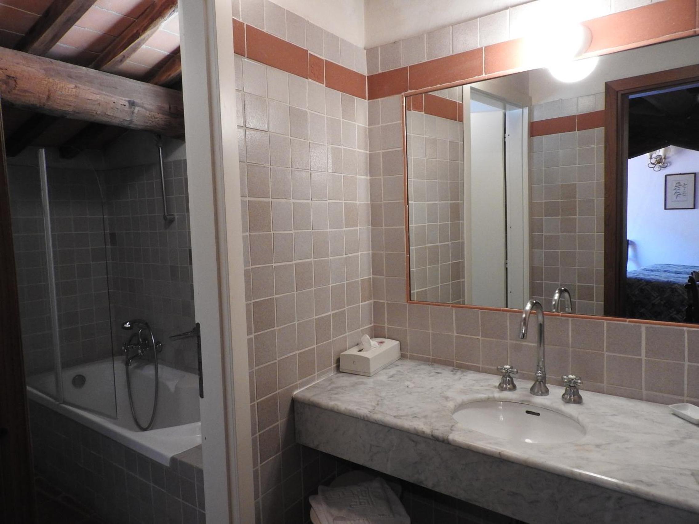 Standard Triple Room - Photo 2