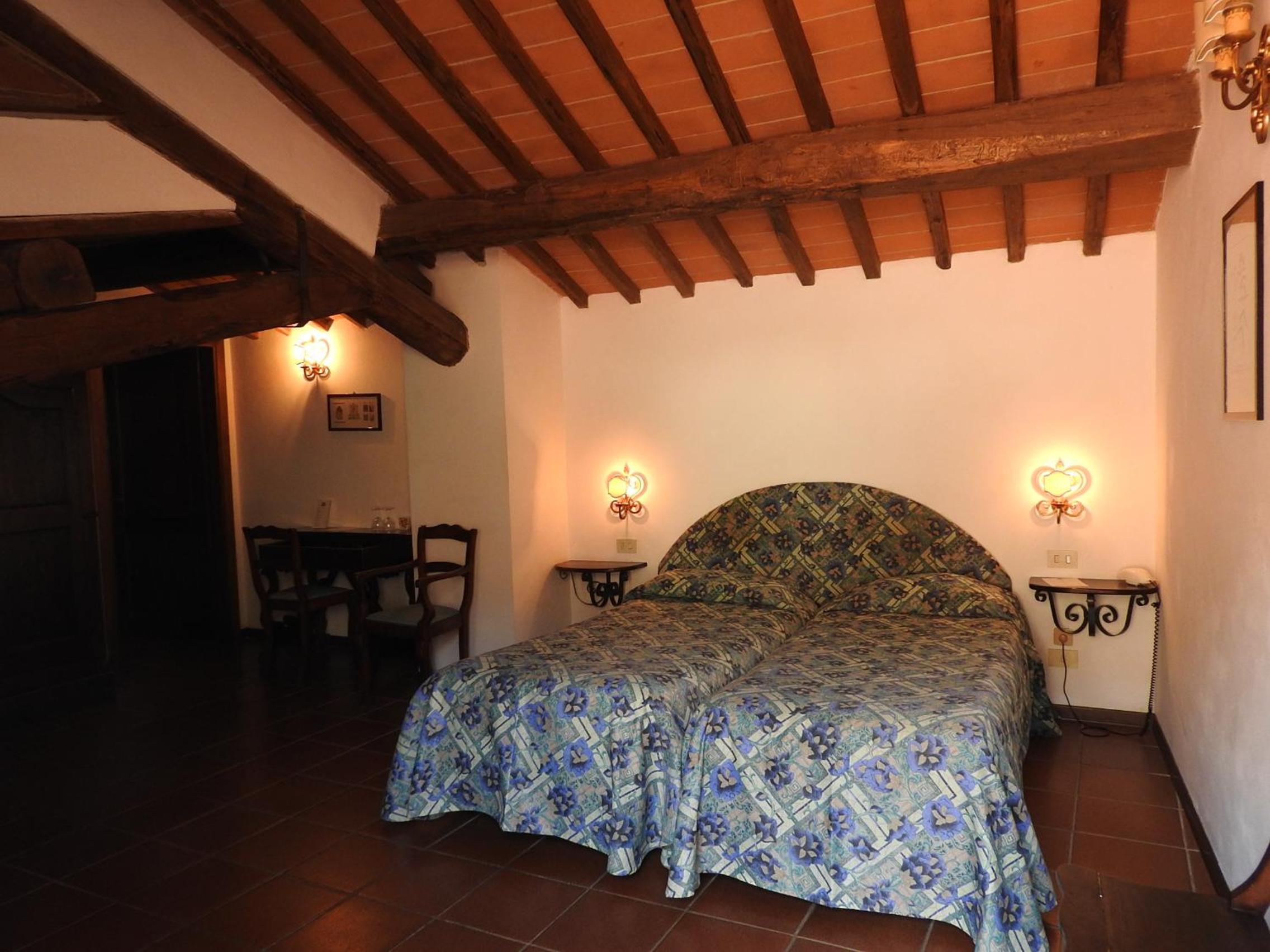 Standard Triple Room - Photo 1