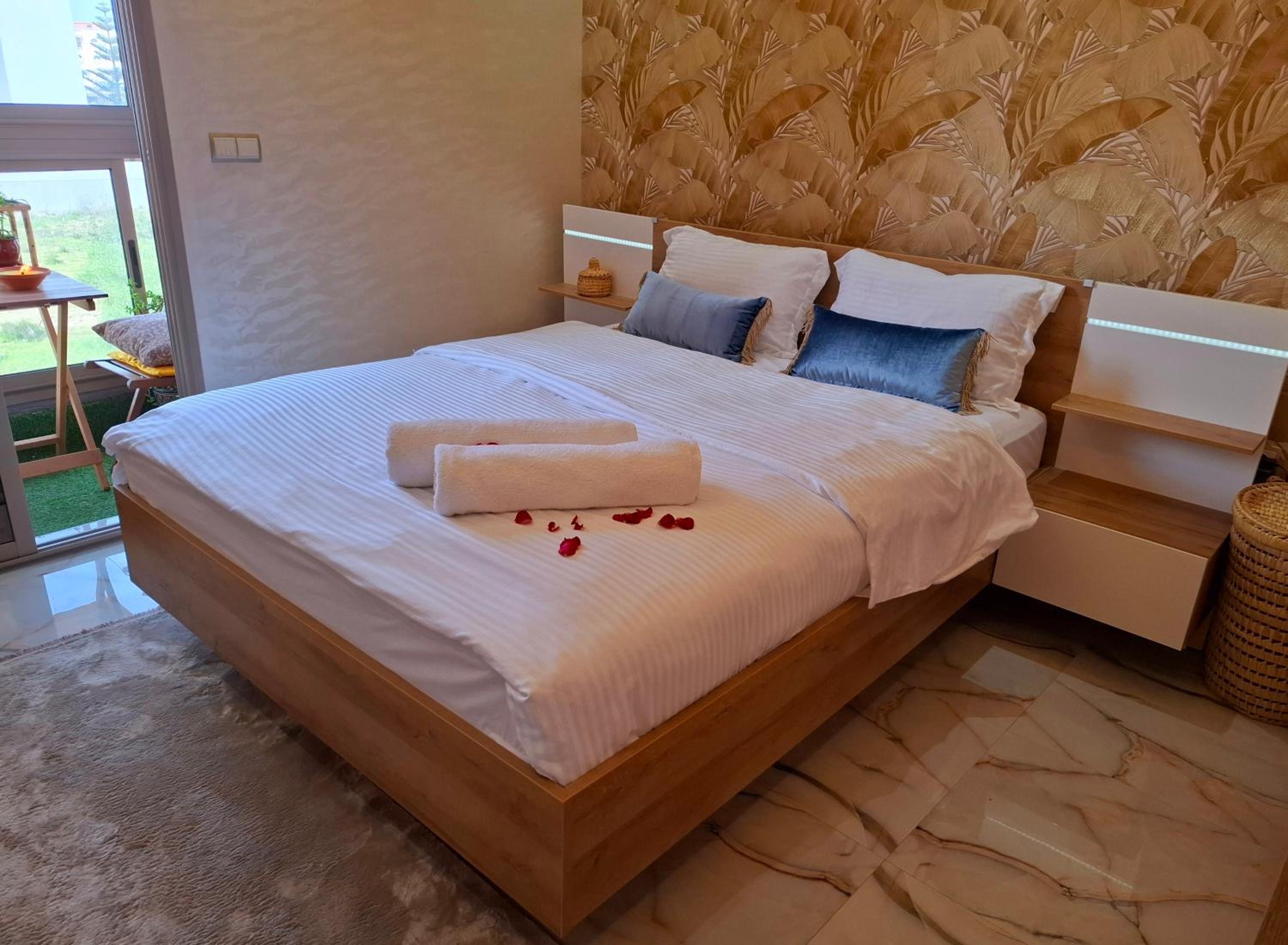 Two-Bedroom Apartment with Sea View photo 2