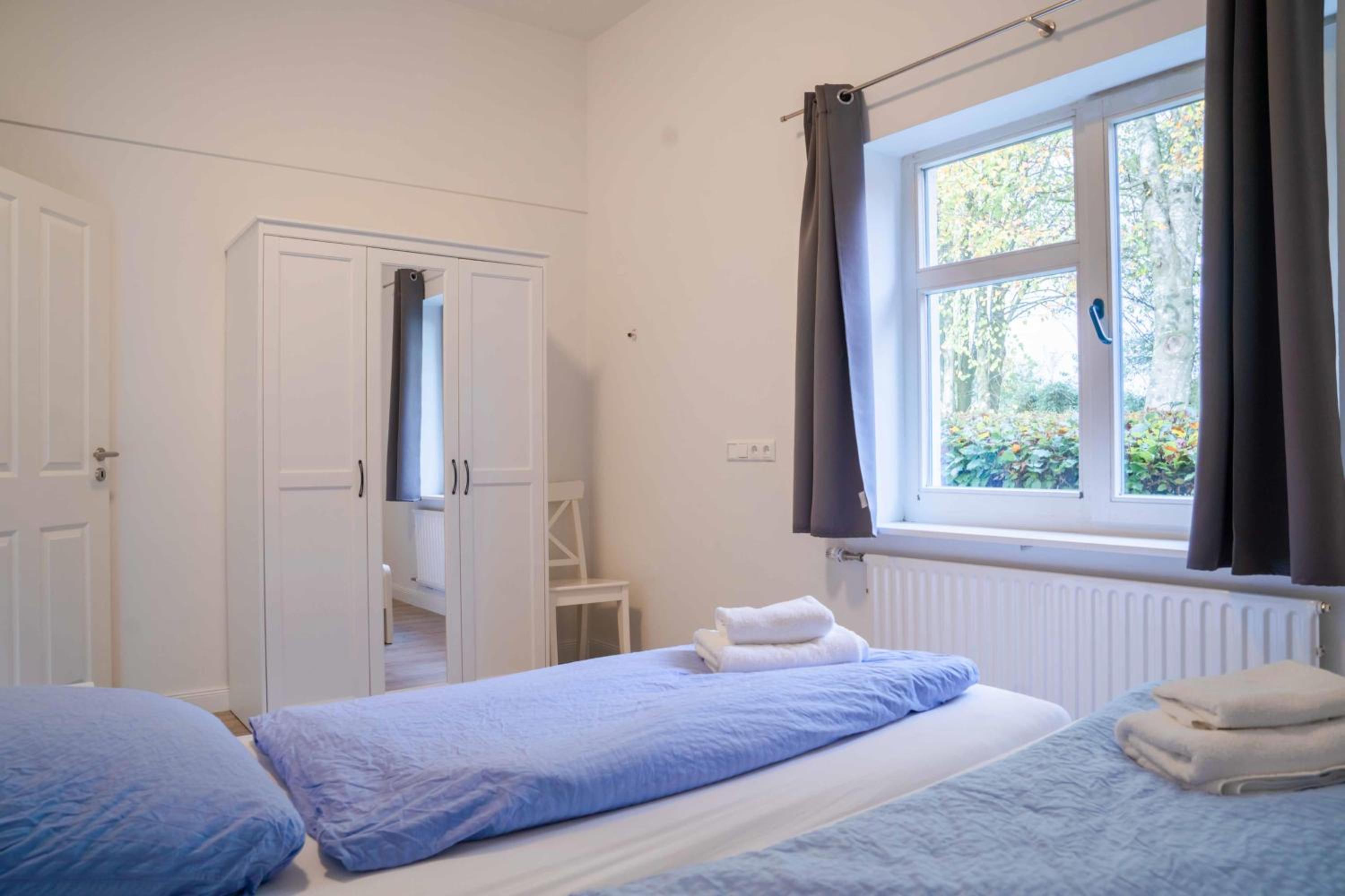 One-Bedroom Apartment with Garden photo 2
