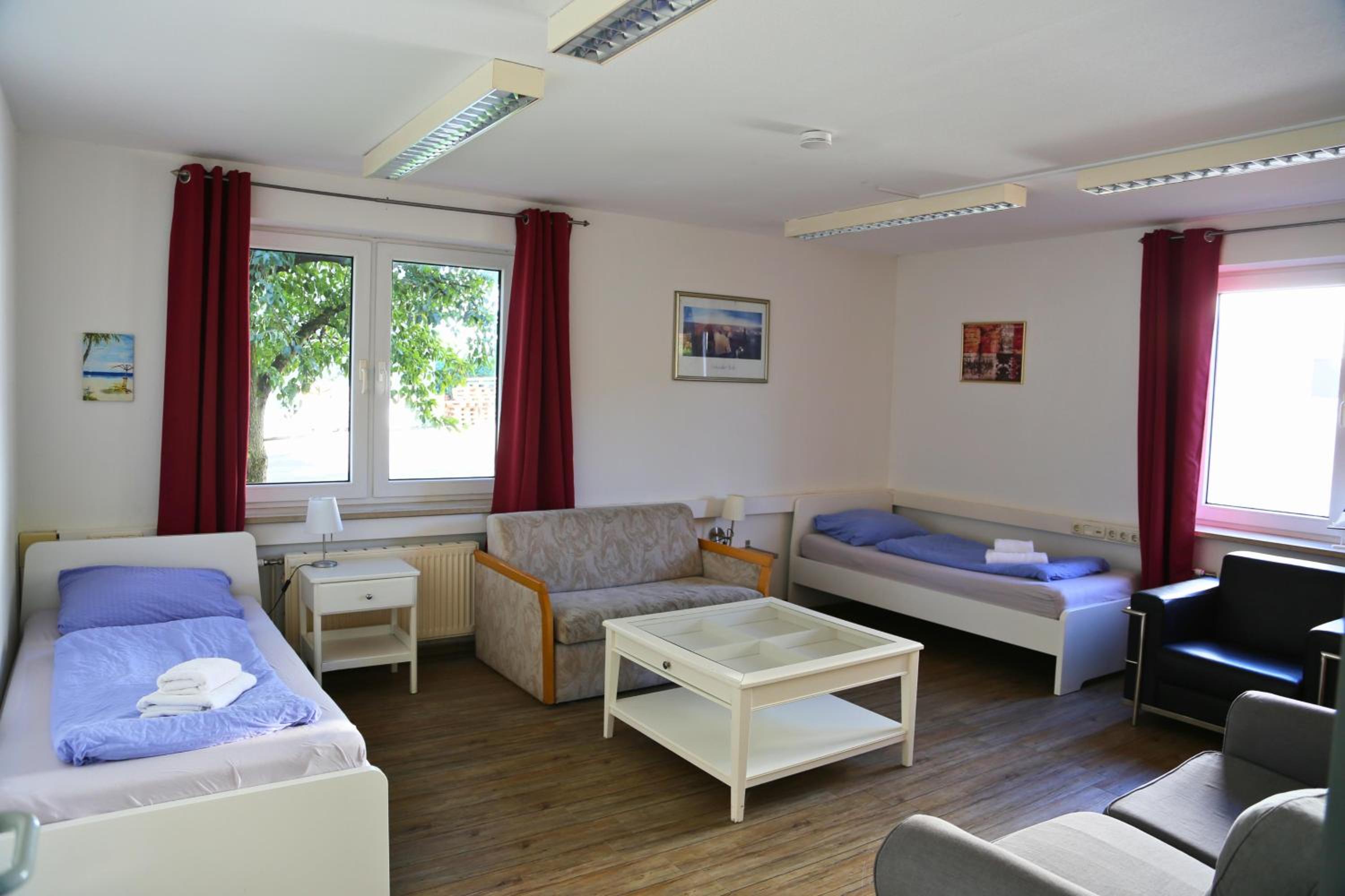 Economy Double Room photo 3