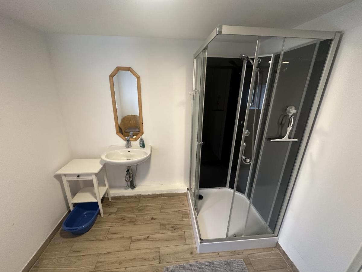 Budget Double Room photo 3