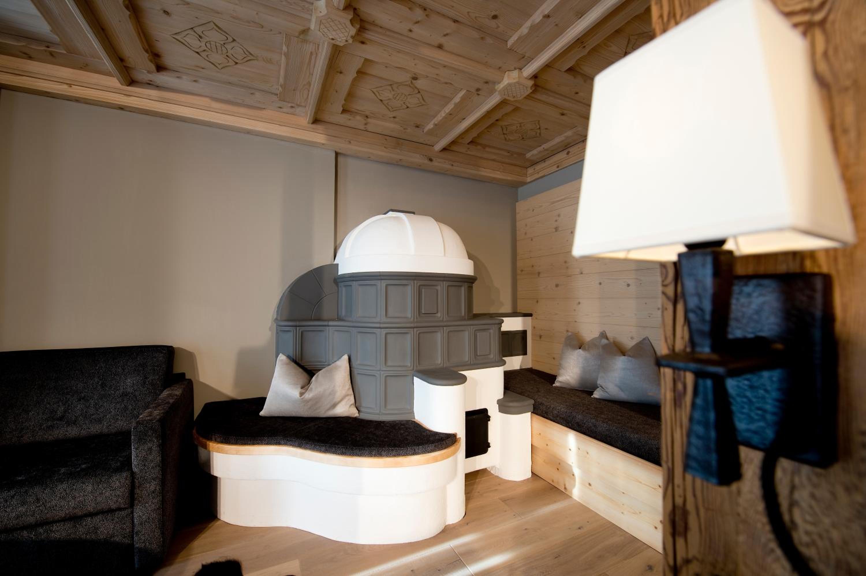 Luxury Suite - Photo 6