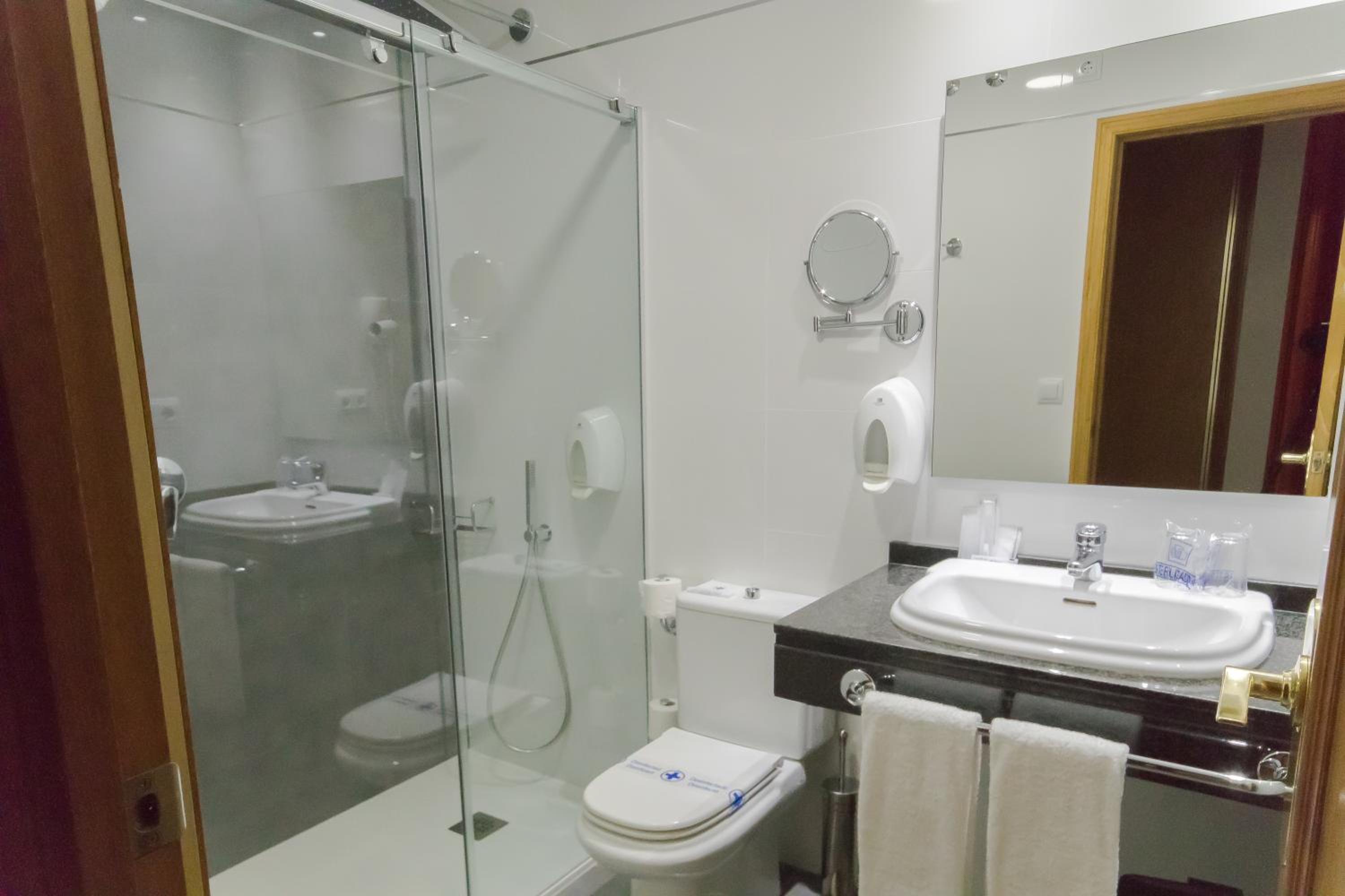 One-Bedroom Apartment sea View with Spa Access - Photo 7