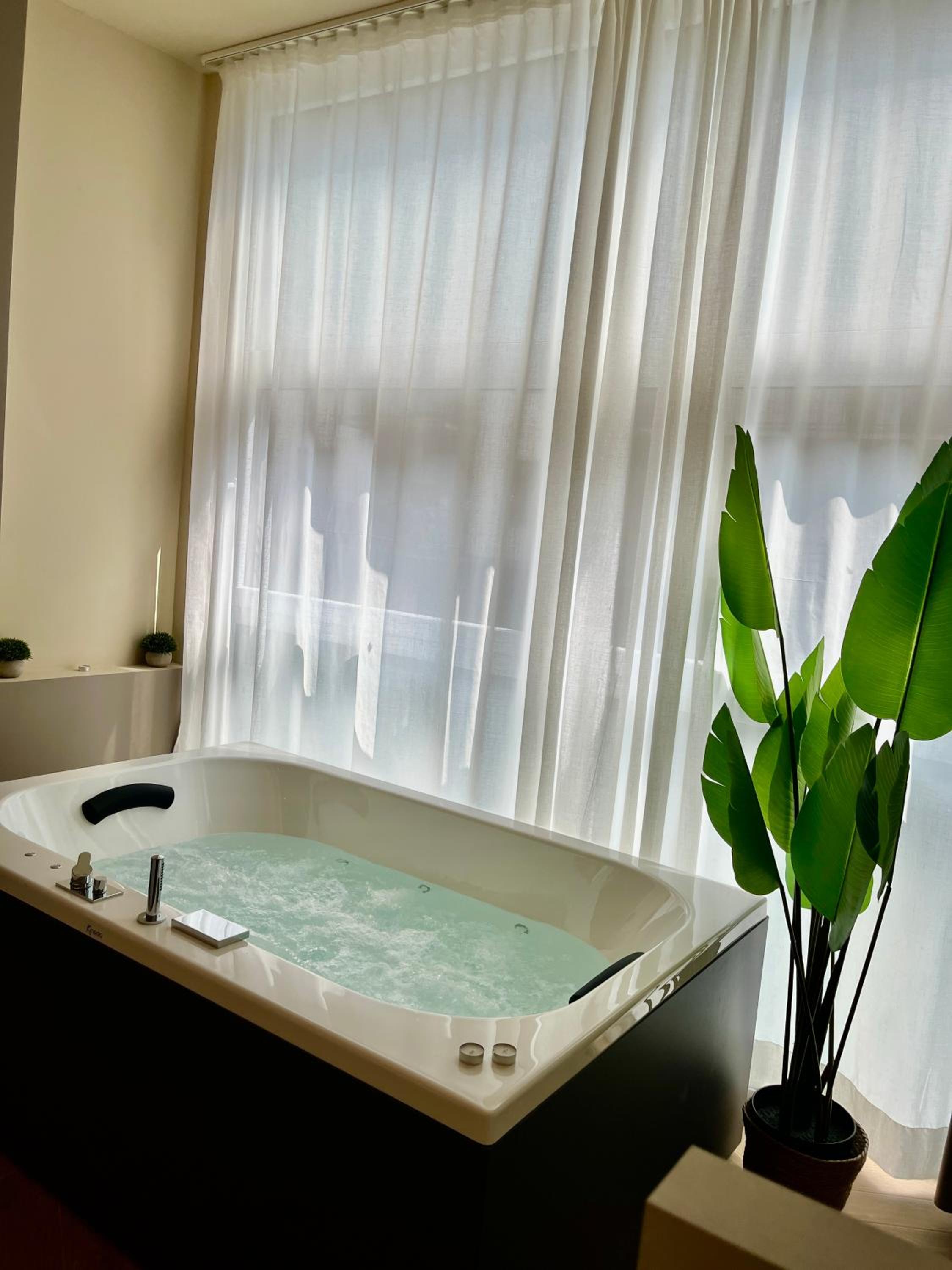Suite with Hot Tub