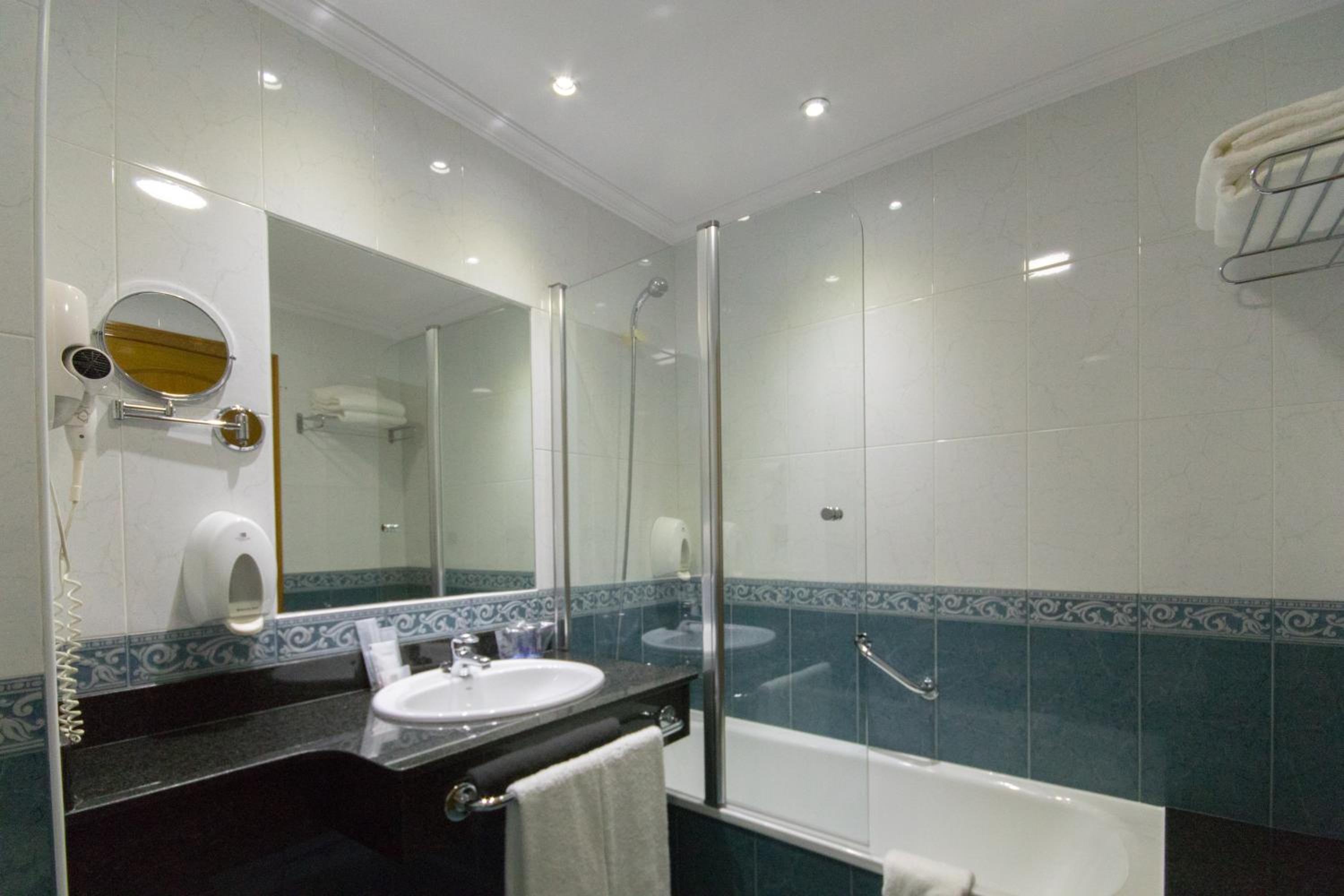 Twin Room with Sea View and Spa Access (1 or 2 beds) - Photo 3