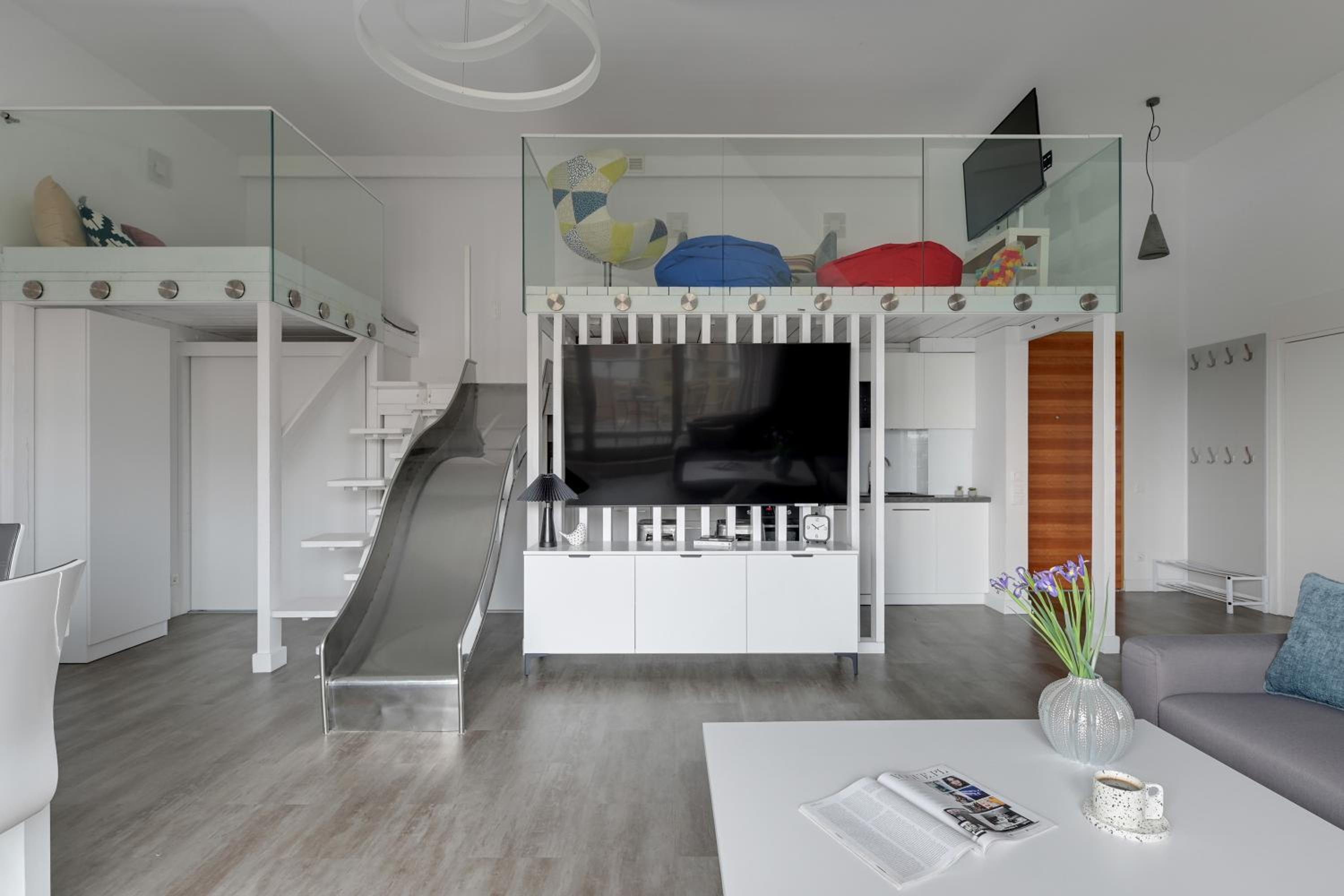 Two-Bedroom Deluxe Apartment with Balcony