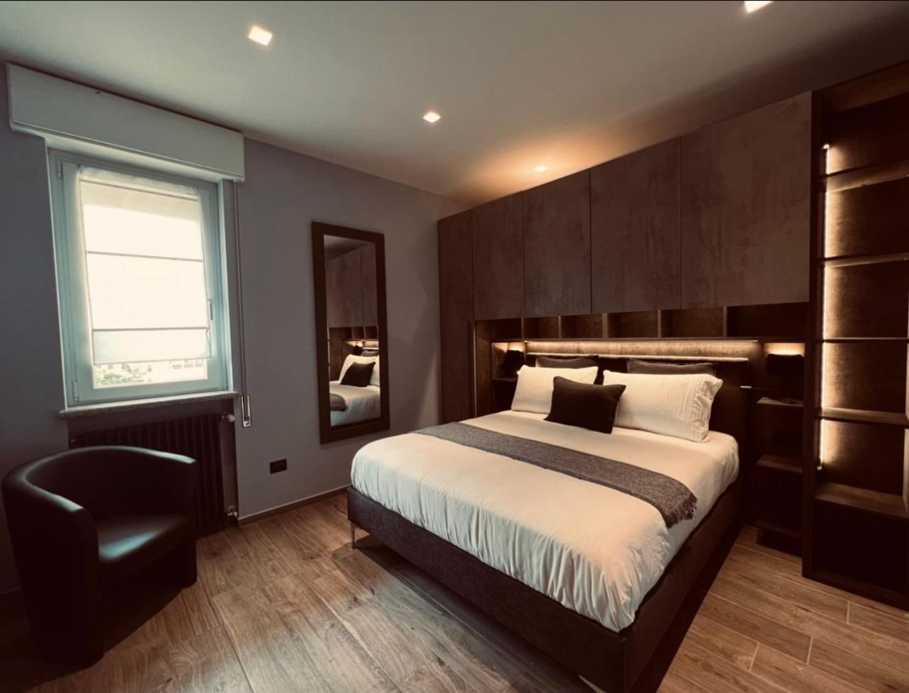 Deluxe One-Bedroom Apartment photo 3