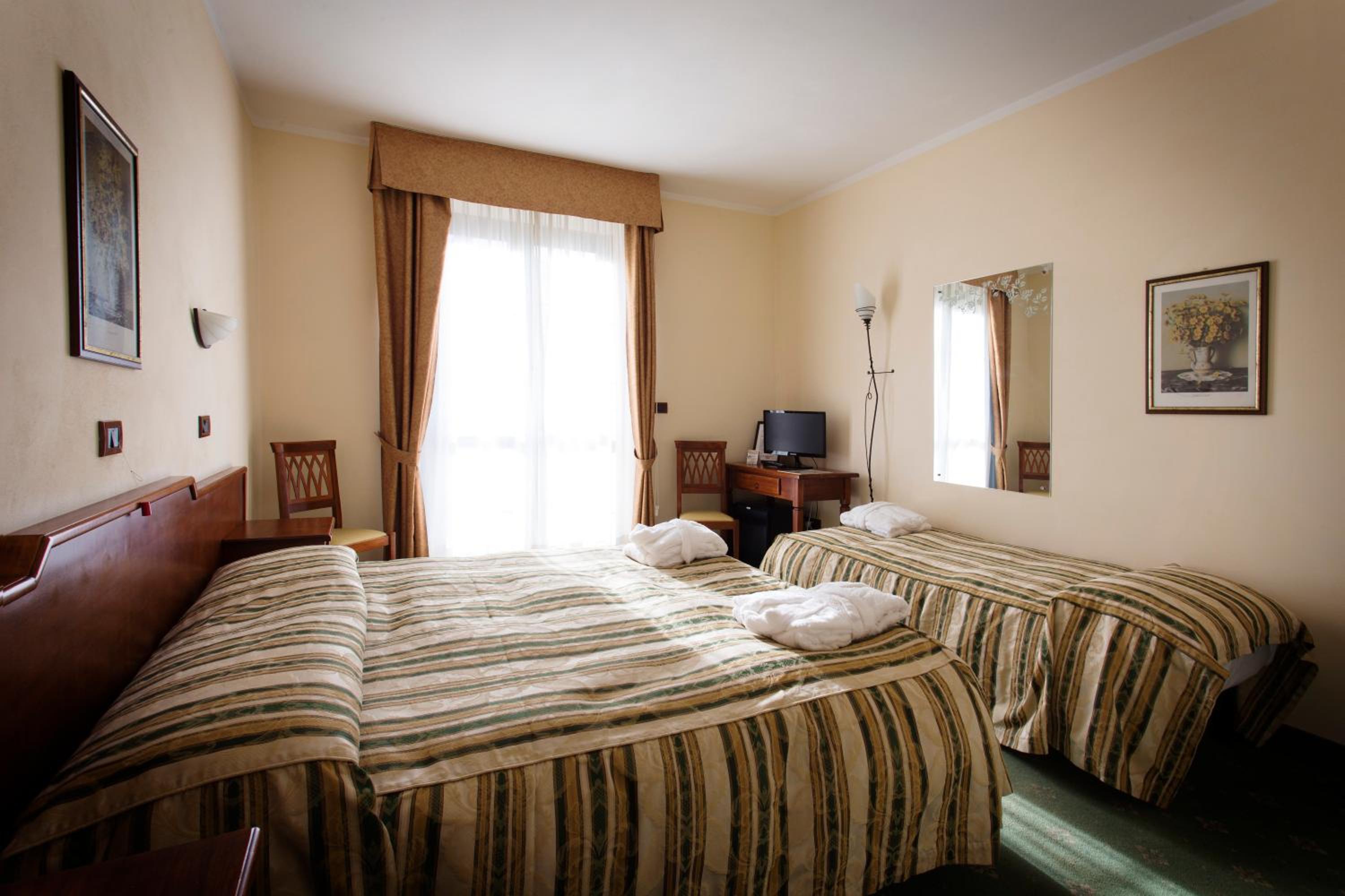 Triple Room - Photo 6