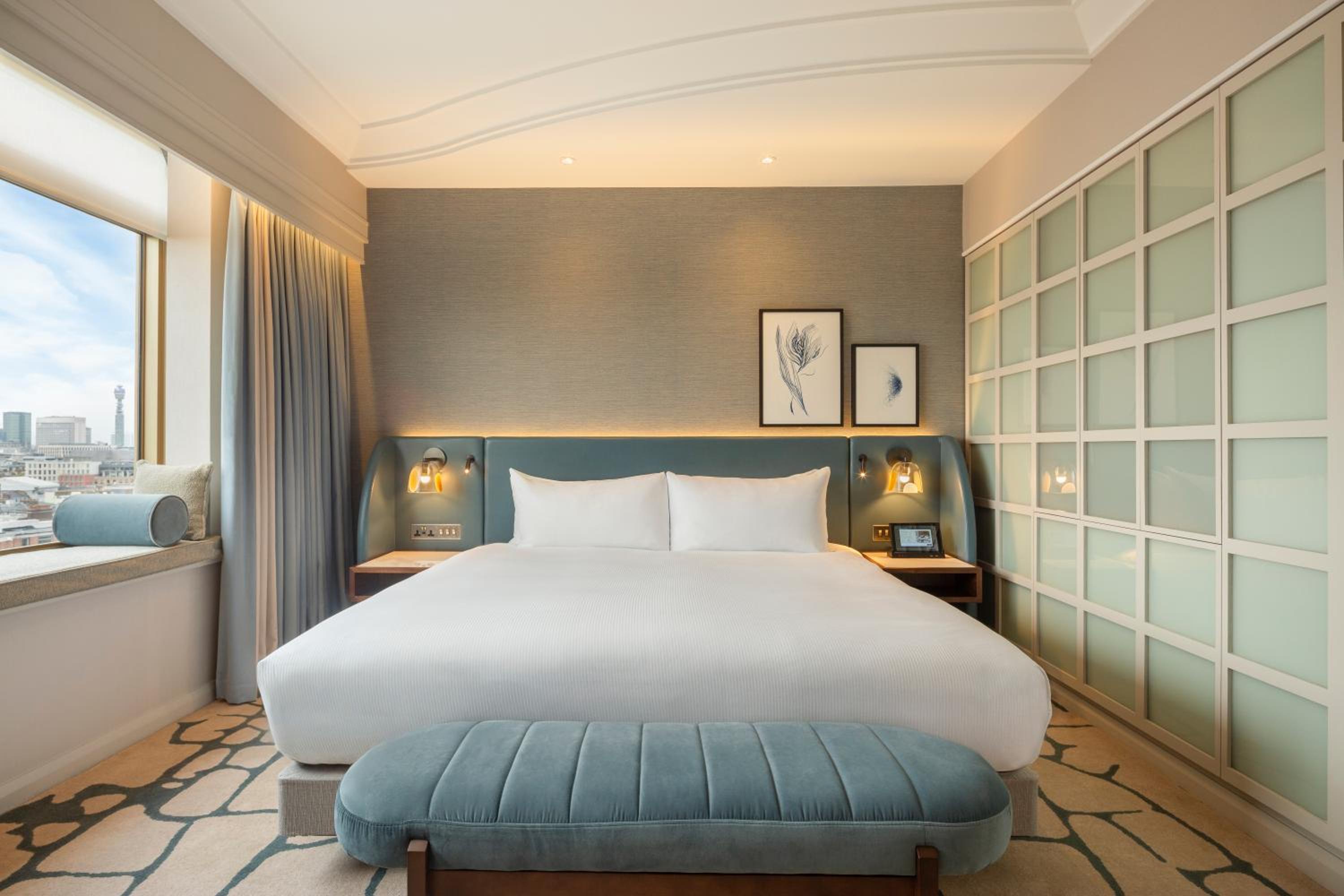Three-Bedroom Suite with Hyde Park and Park Lane View