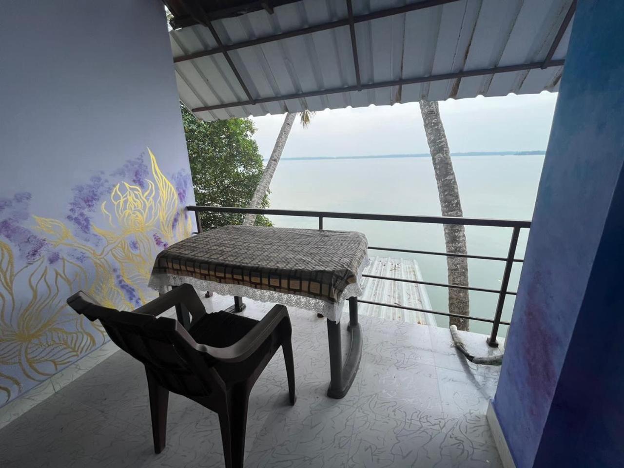 Double Room with Lake View photo 2