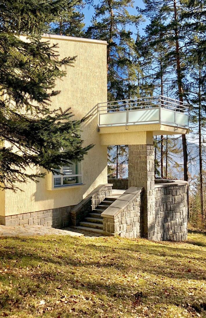 Villa photo 2