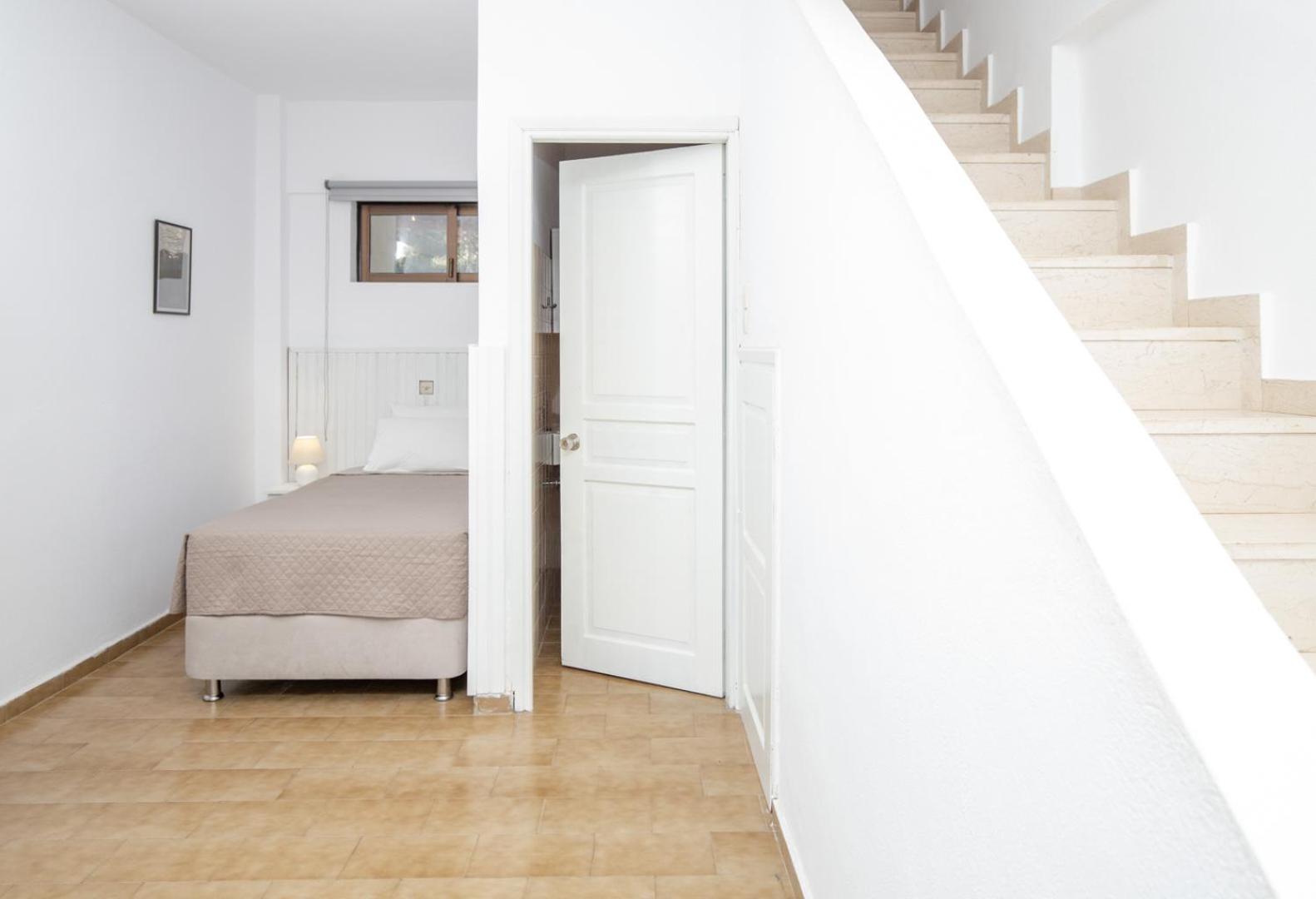One-Bedroom Apartment with Garden View photo 3