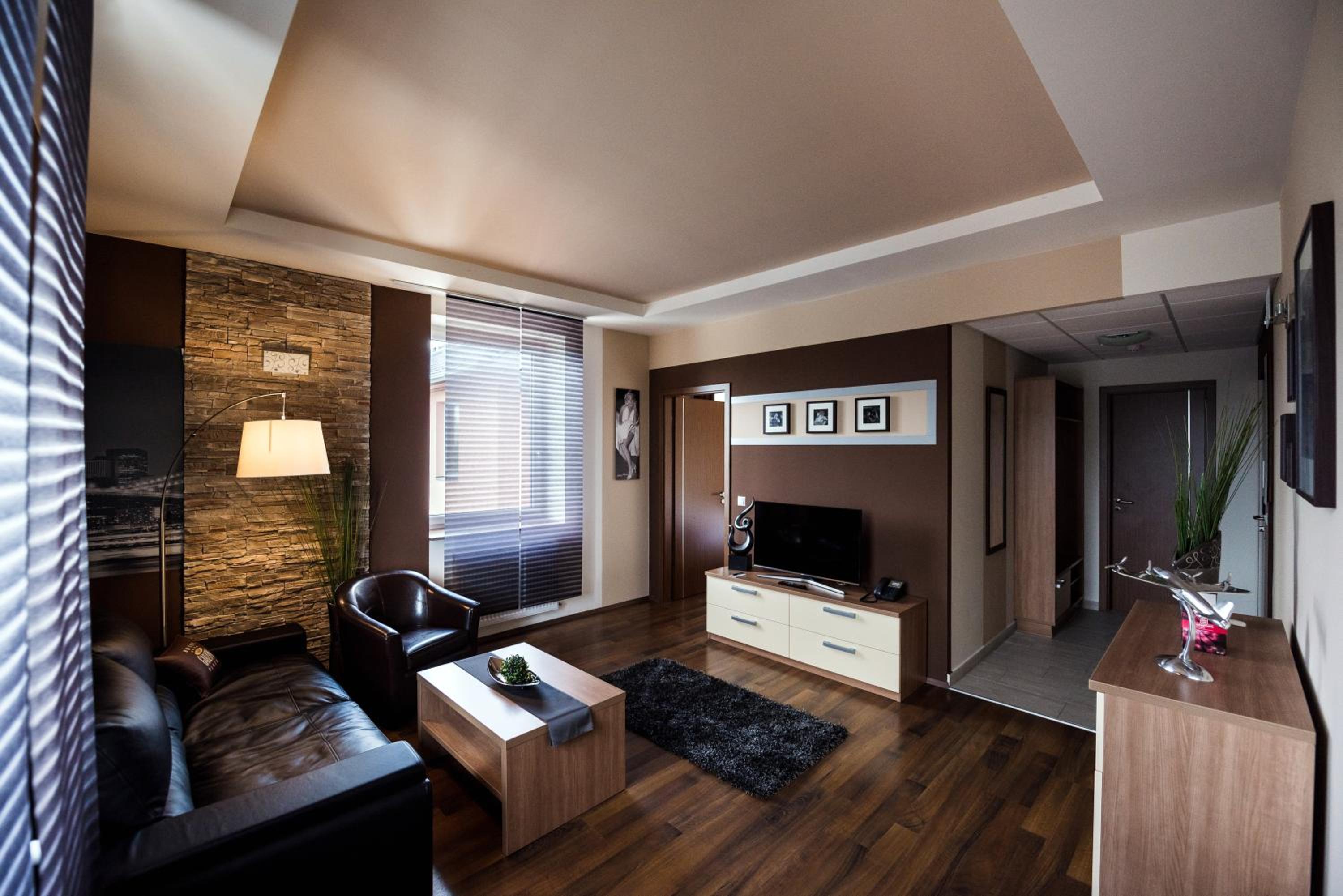 Suite - Photo 4