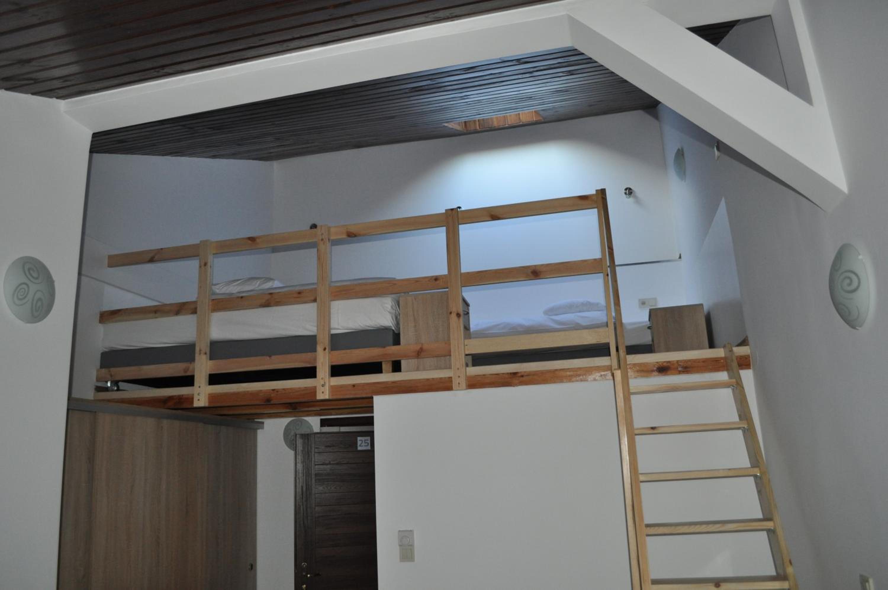 Standard Triple Room - Photo 2