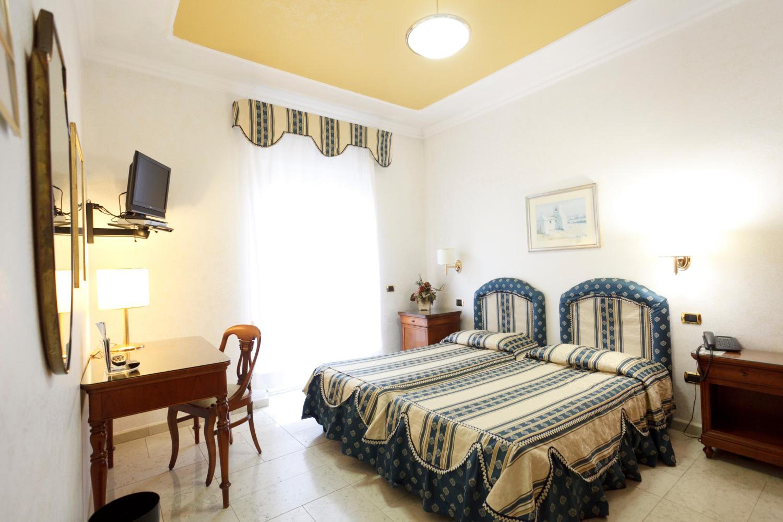 Classic Double or Twin Room - Photo 1
