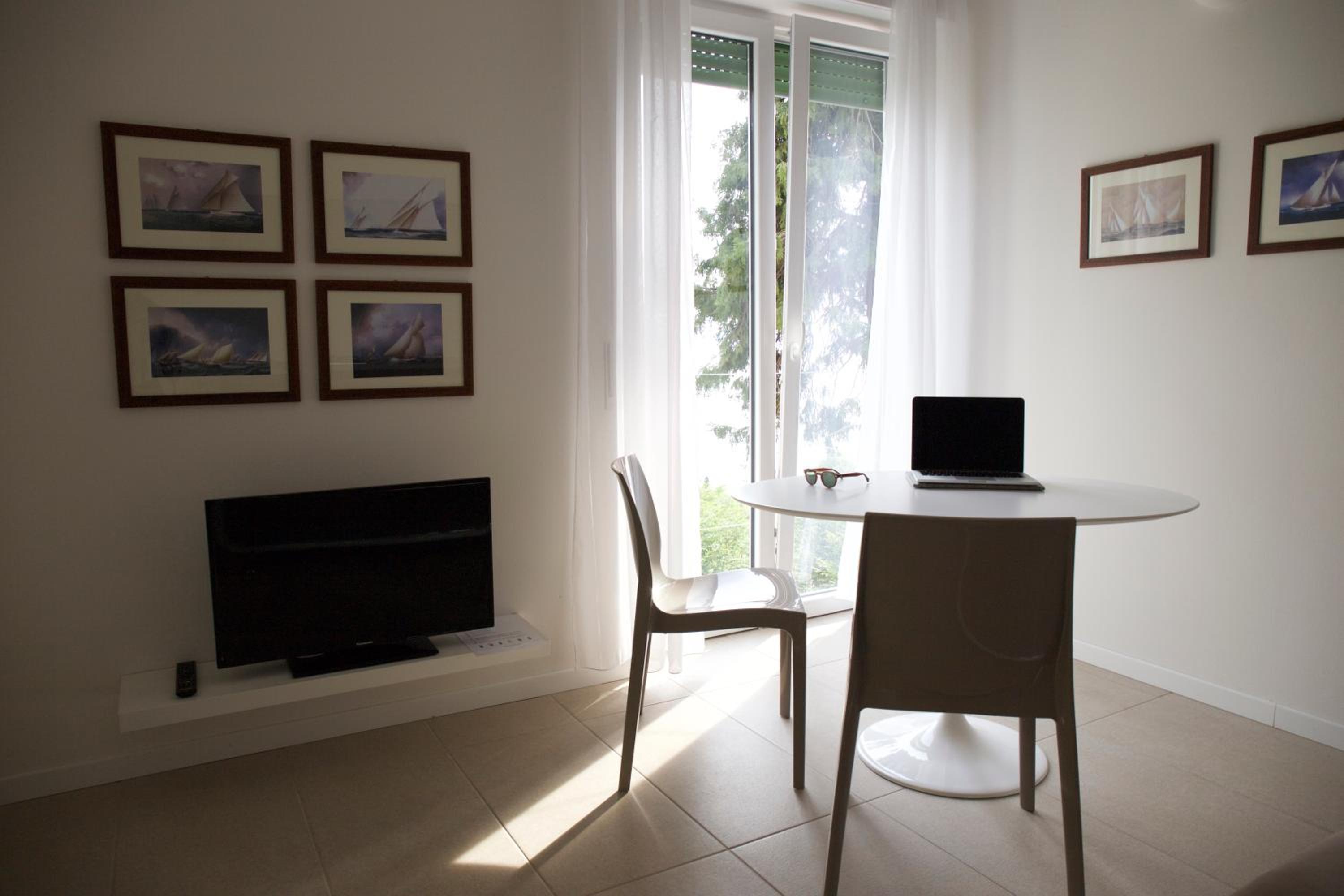 One-Bedroom House photo 1