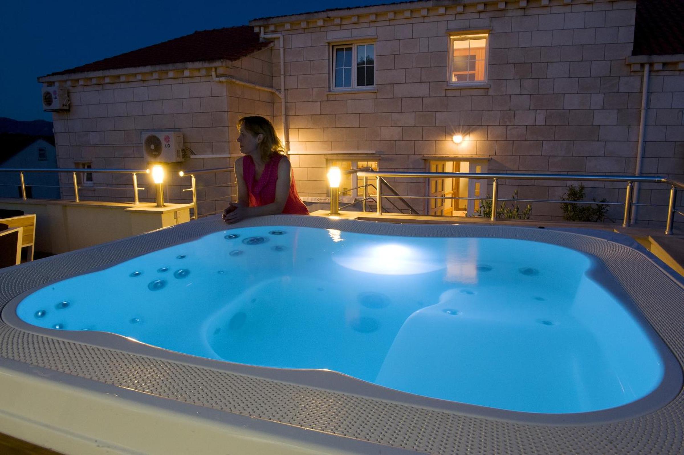 Special Offer - Deluxe Apartment - Daily Private Yacht Excursions Included photo 2