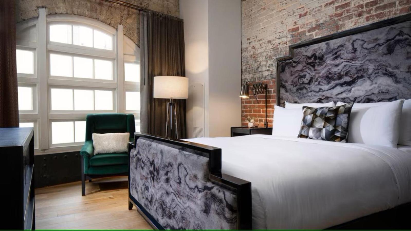 One-Bedroom Corner King Studio Suite with Sofa Bed