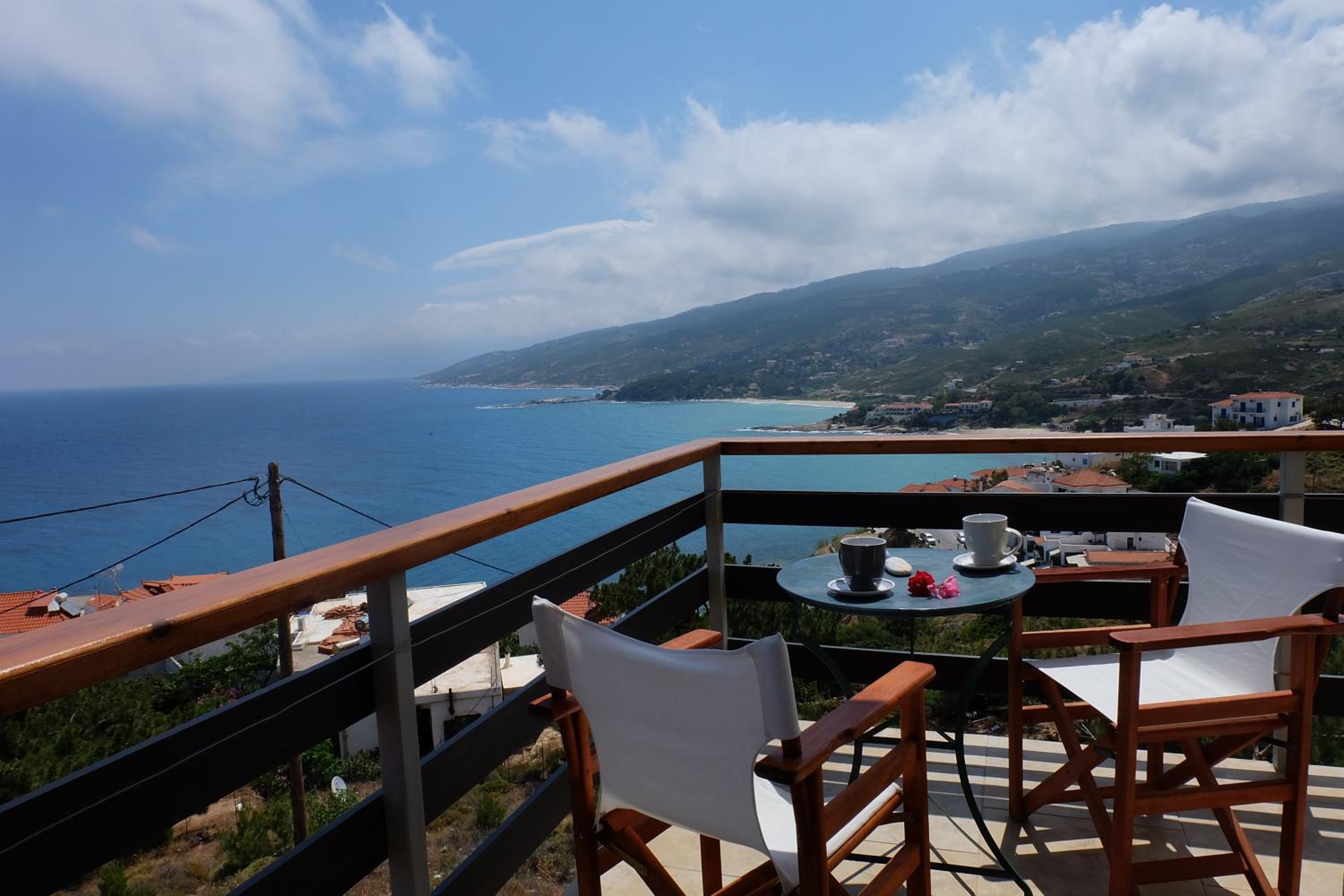 Double or Twin Room with Partial Sea View photo 2