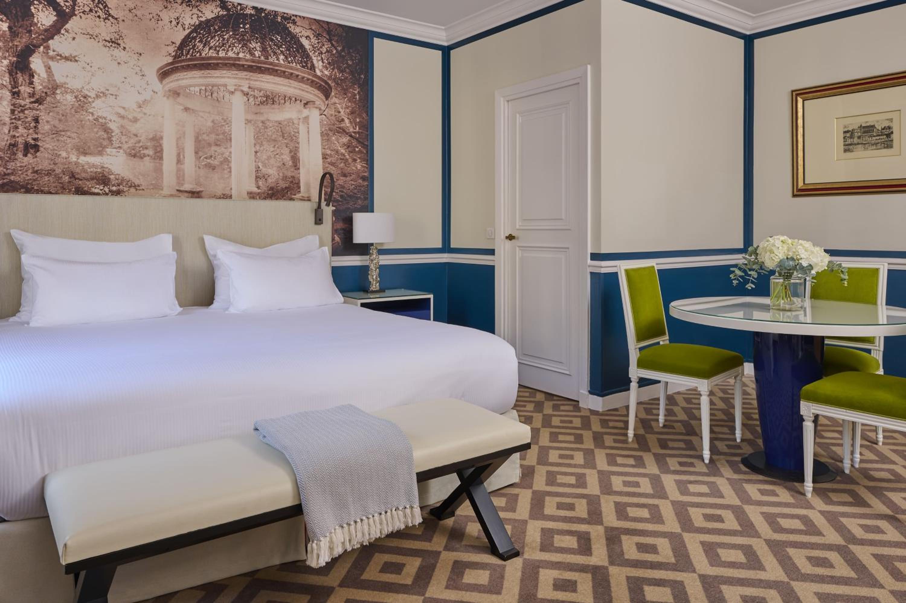 Deluxe King Suite