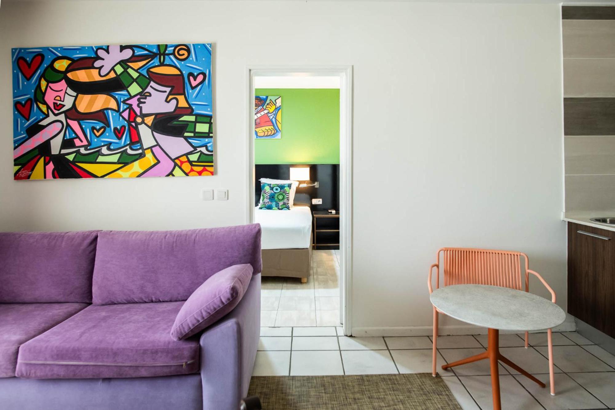 Family Room with Separate Lounge and Kitchenette photo 2