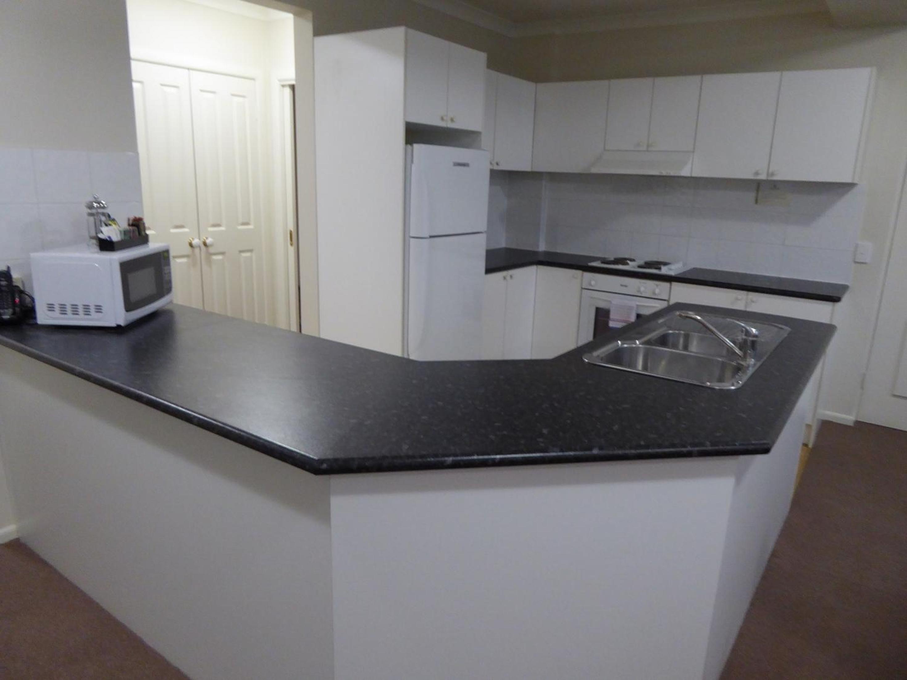 Superior Two-Bedroom Apartment - Courtyard Access  photo 2