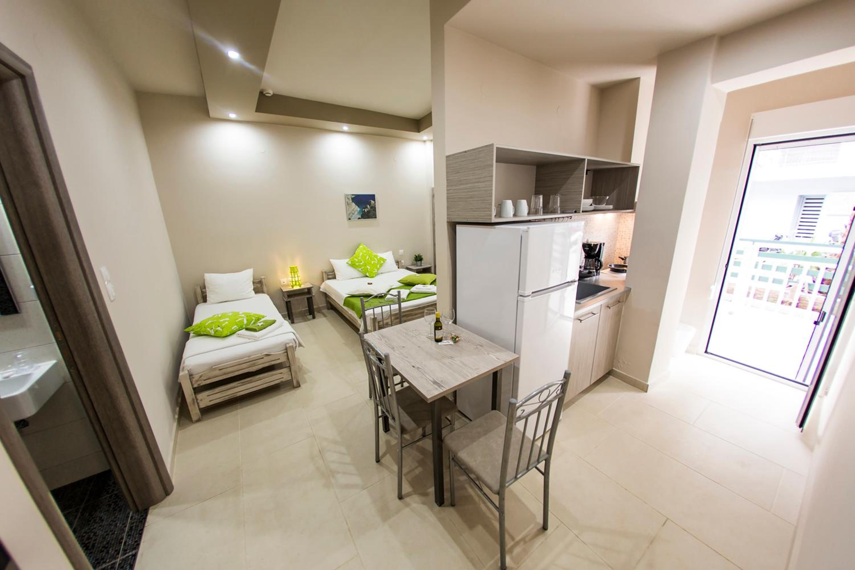 Studio (3 Adults) - Photo 11