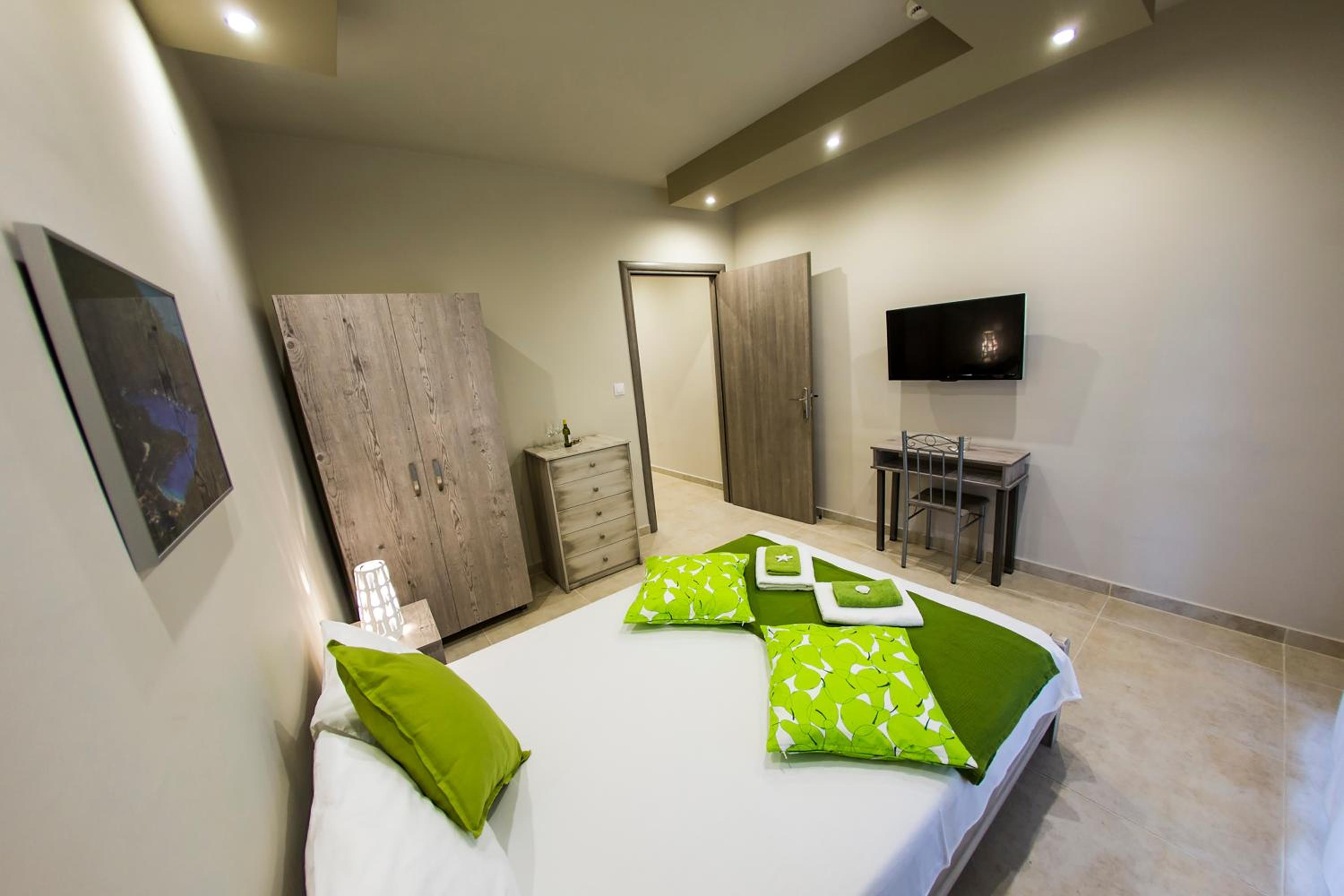 One-Bedroom Apartment (4 Adults) - Photo 11