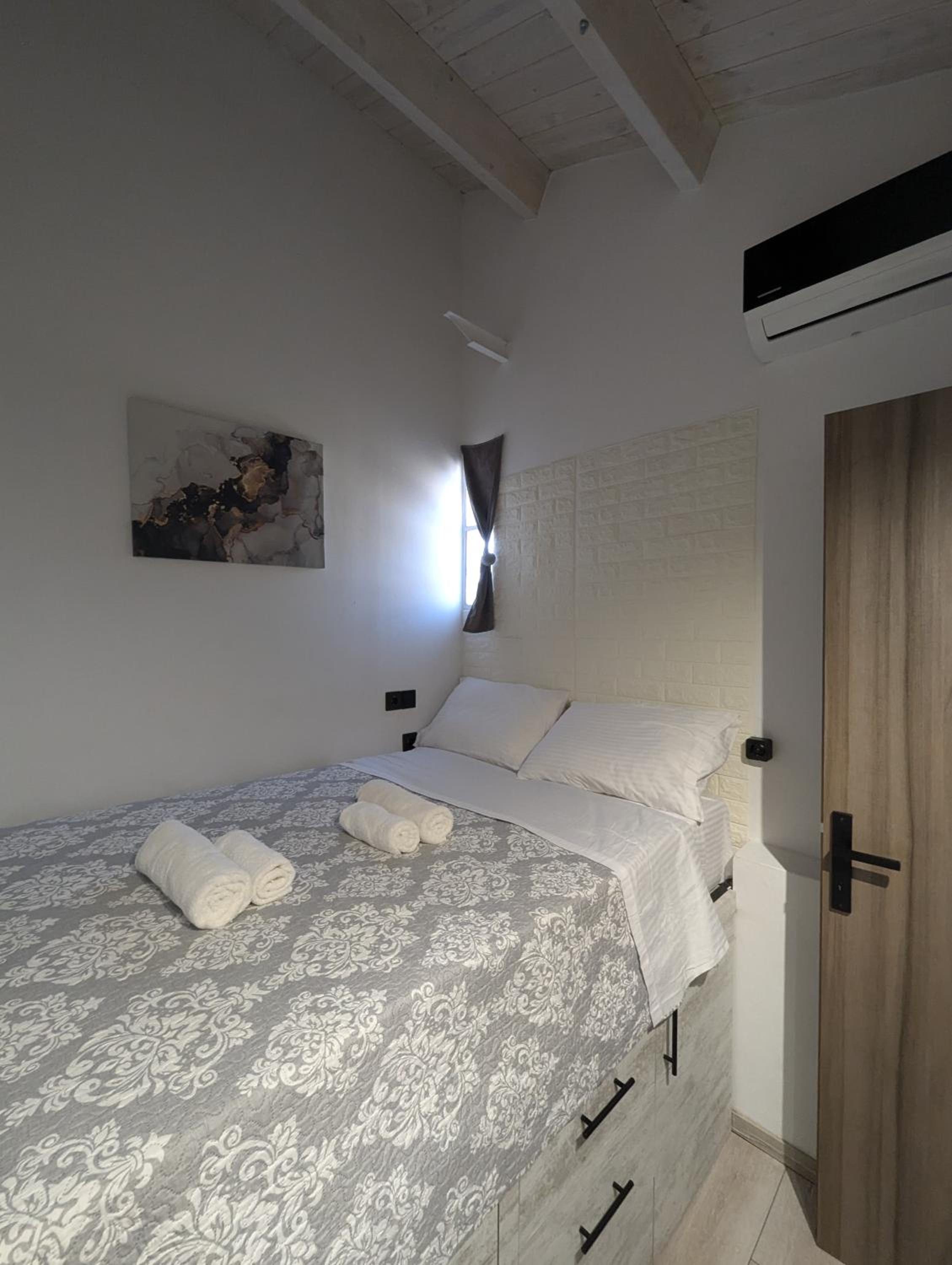 Deluxe Family Suite photo 1