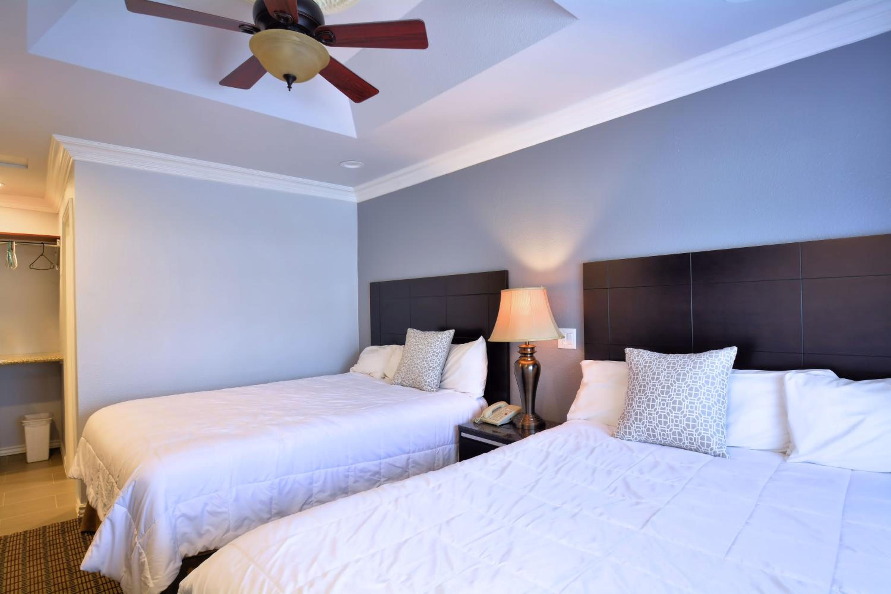 Double Room with Two Double Beds - Non-Smoking photo 1