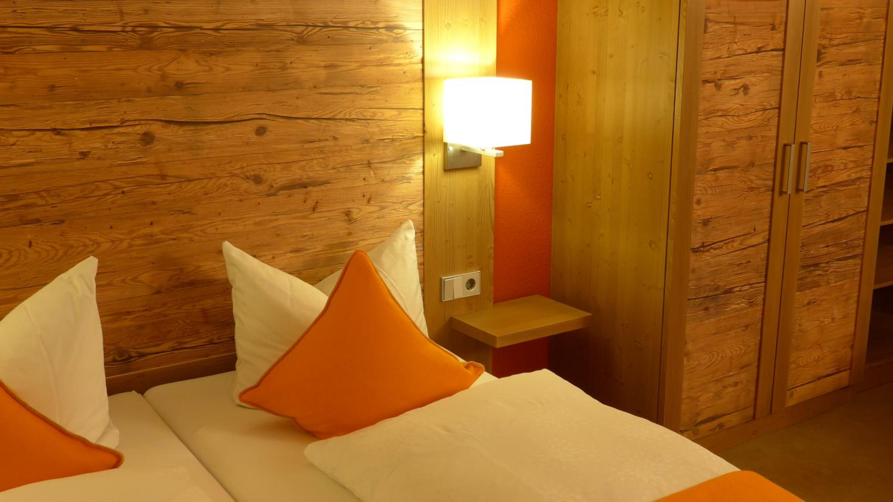 Large Cozy Double Room with sofa photo 3