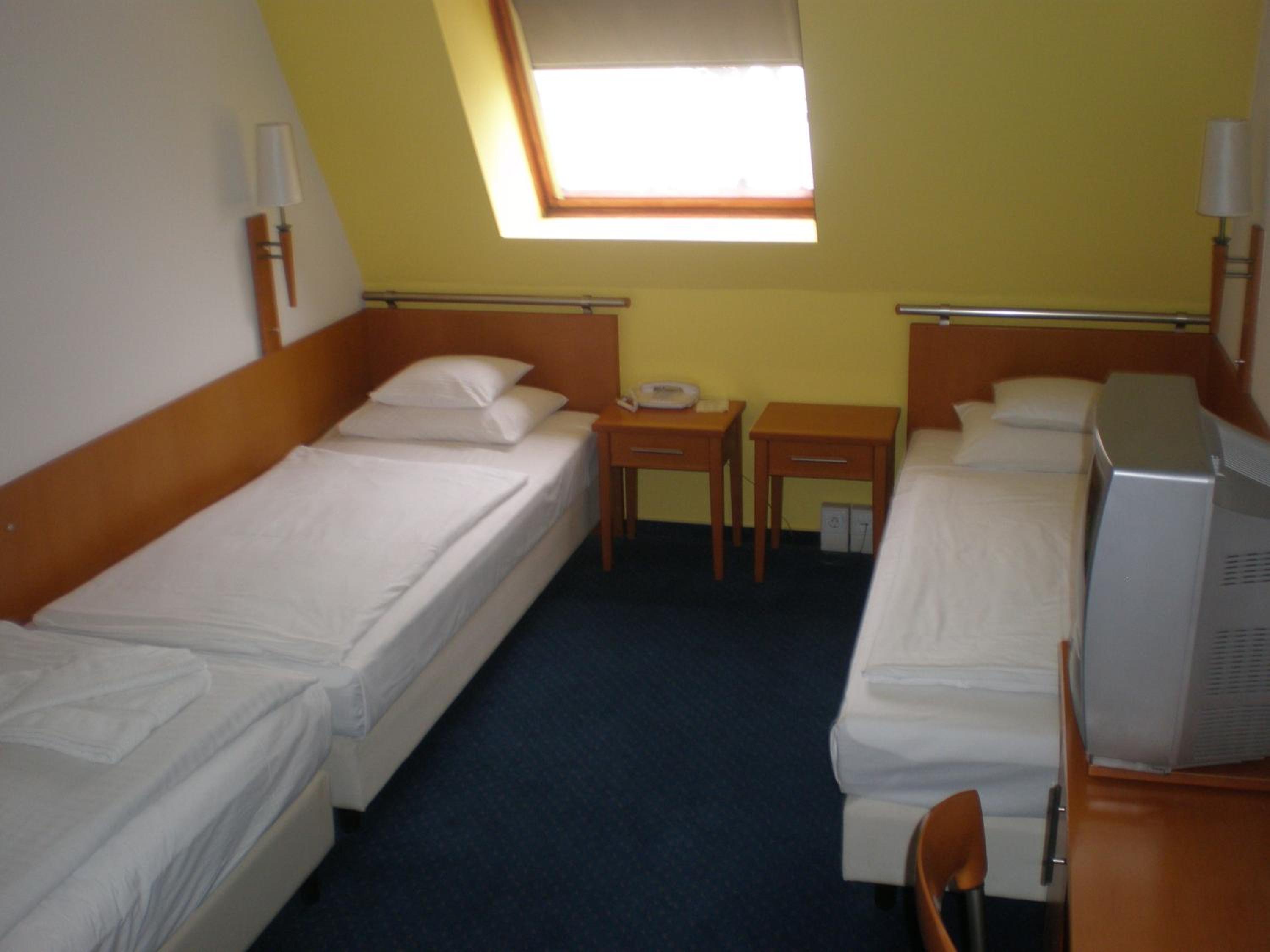 Triple Room - Photo 2