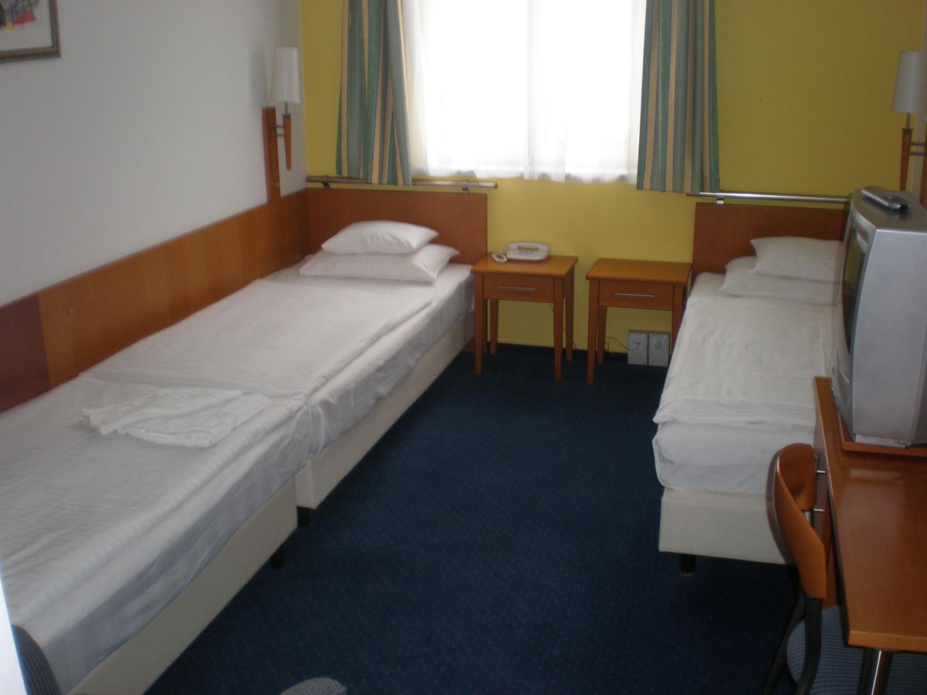 Triple Room - Photo 1