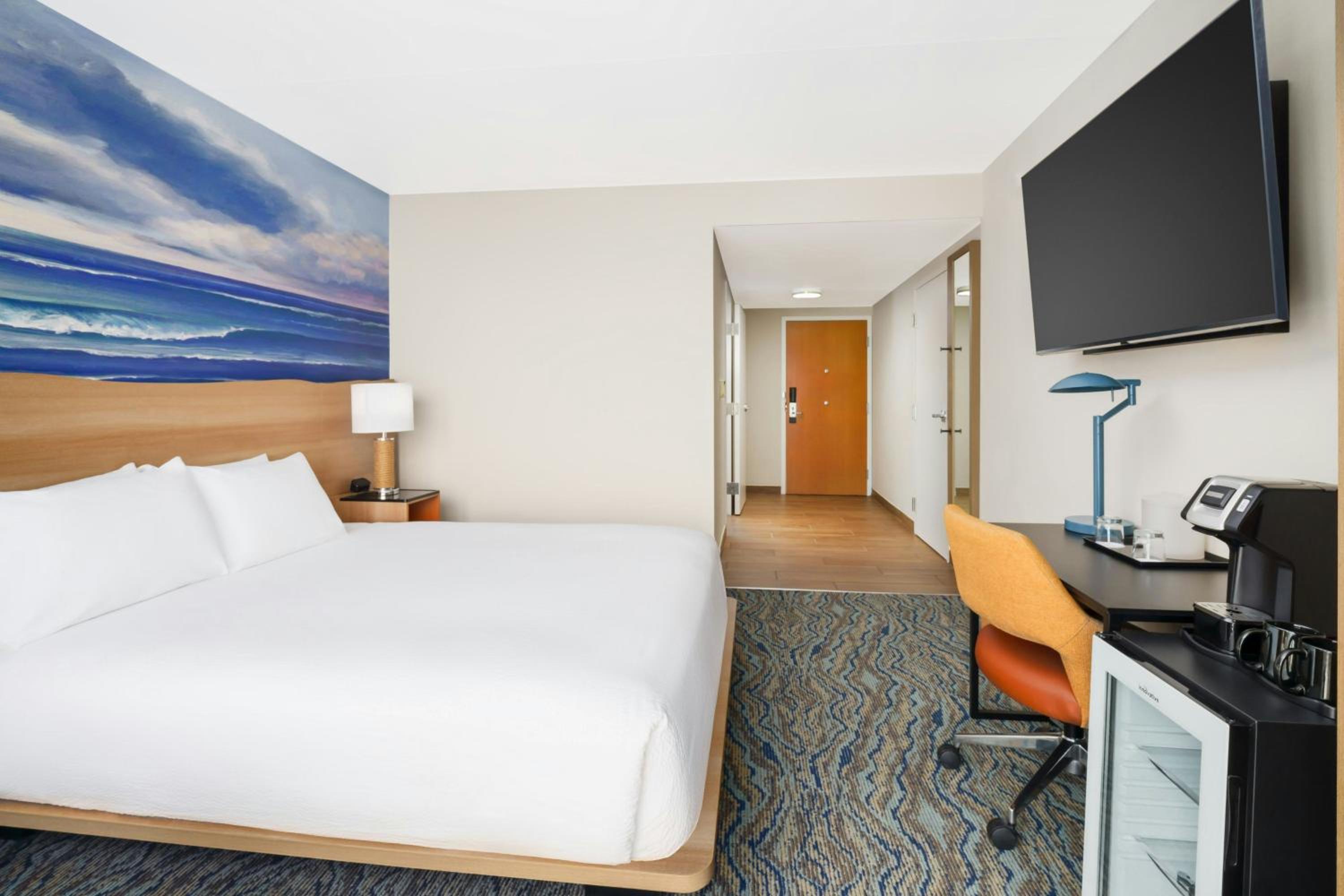 King Room with Harbor View - High Floor - Photo 6